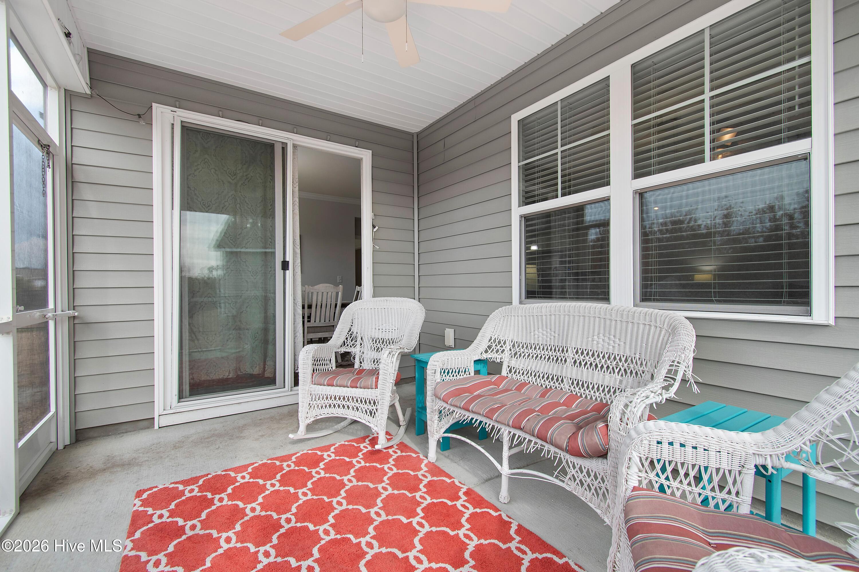 100555965 | Photo 38