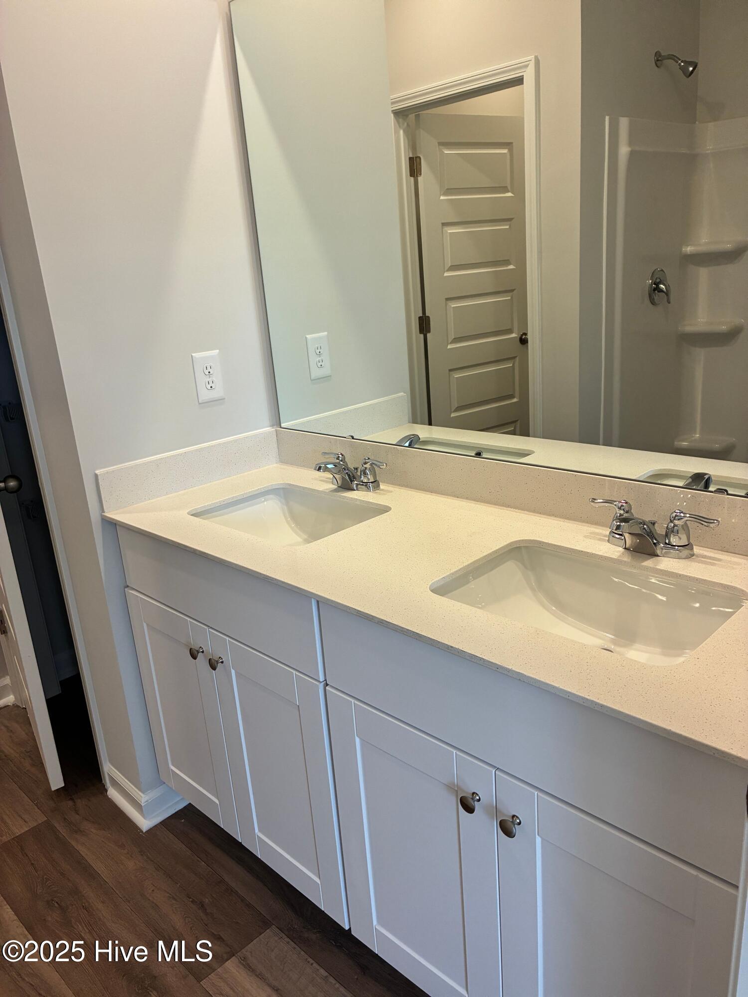 100545572 | Photo 16