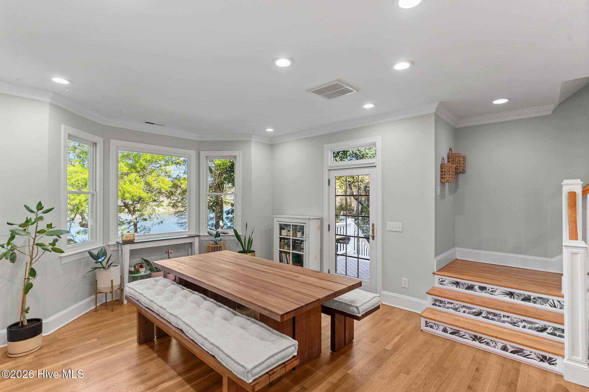 100556874 | Photo 26