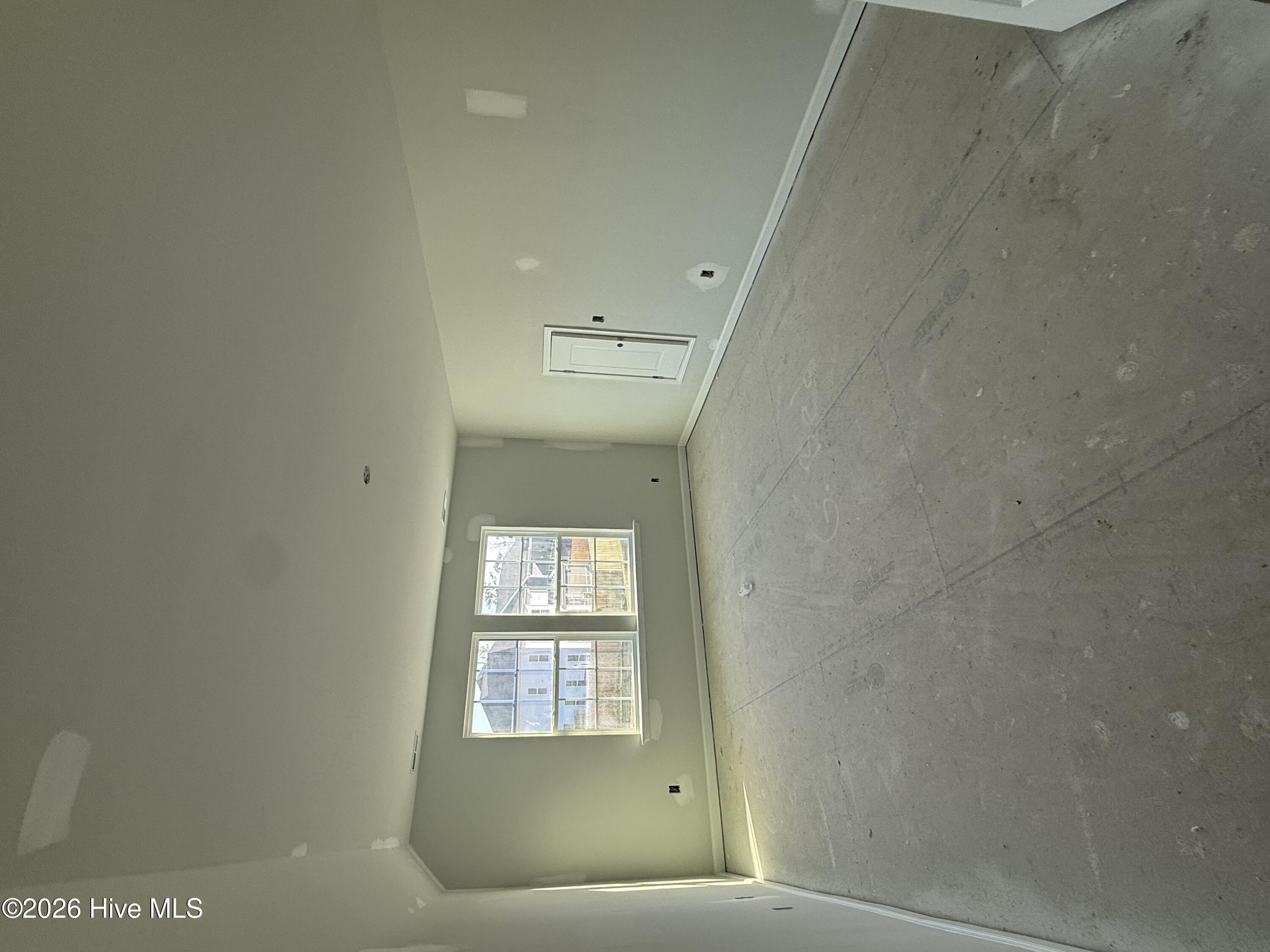 100549851 | Photo 18