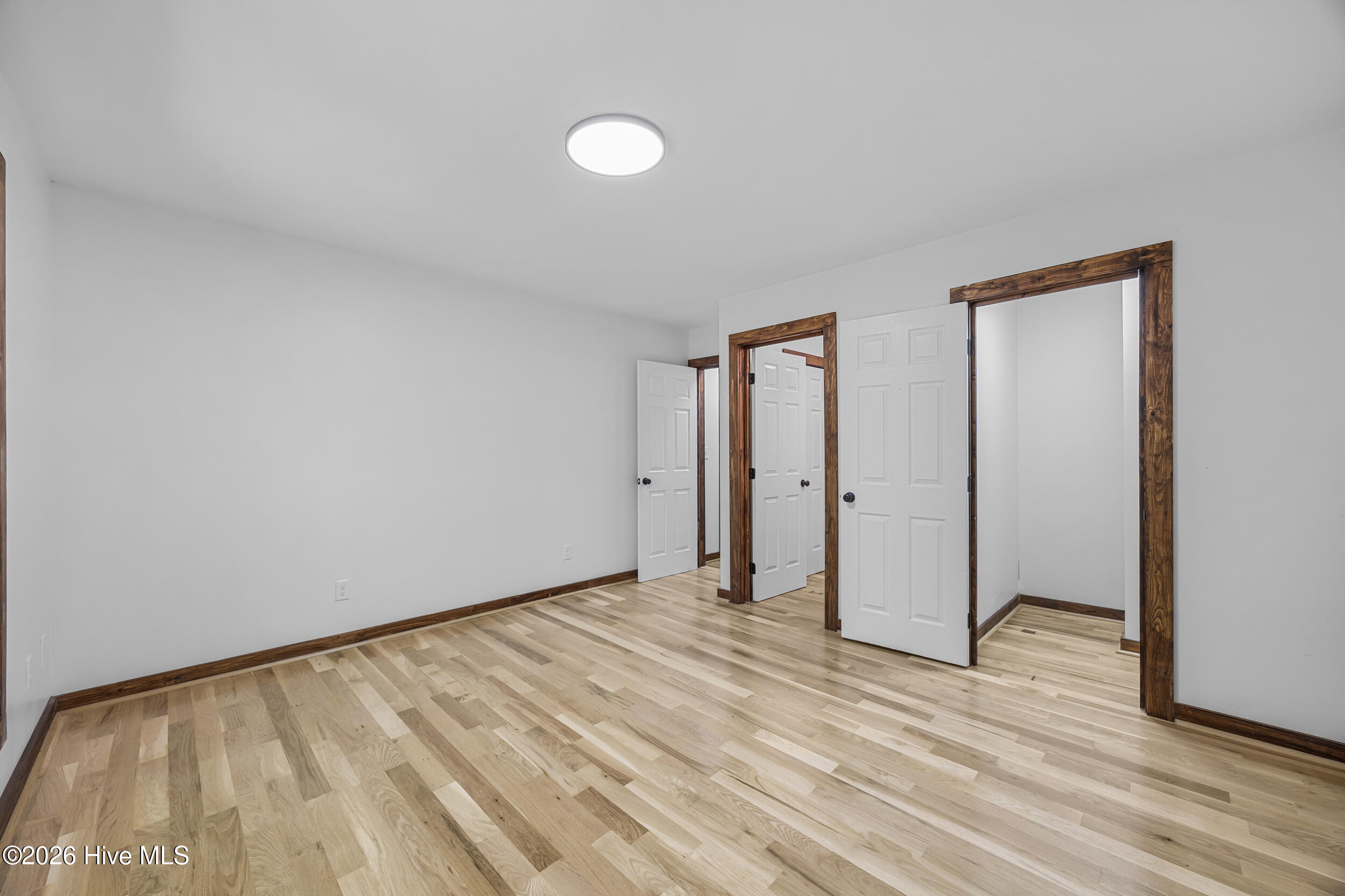 100568945 | Photo 32