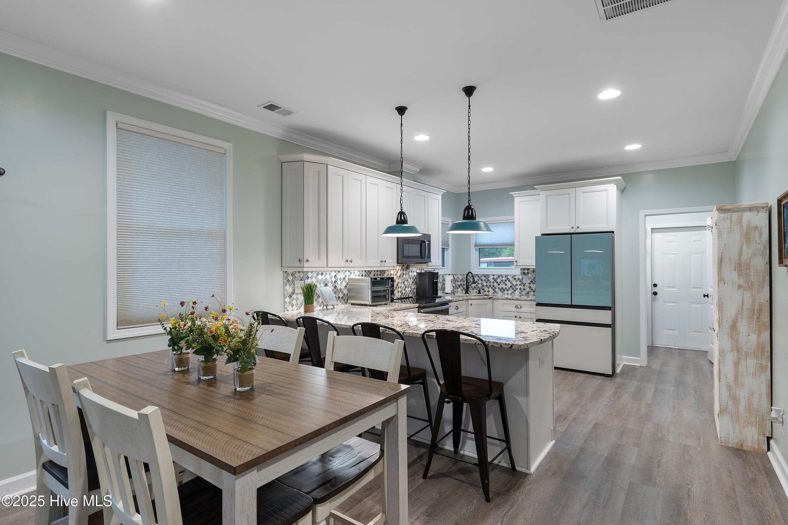 100538437 | Photo 15