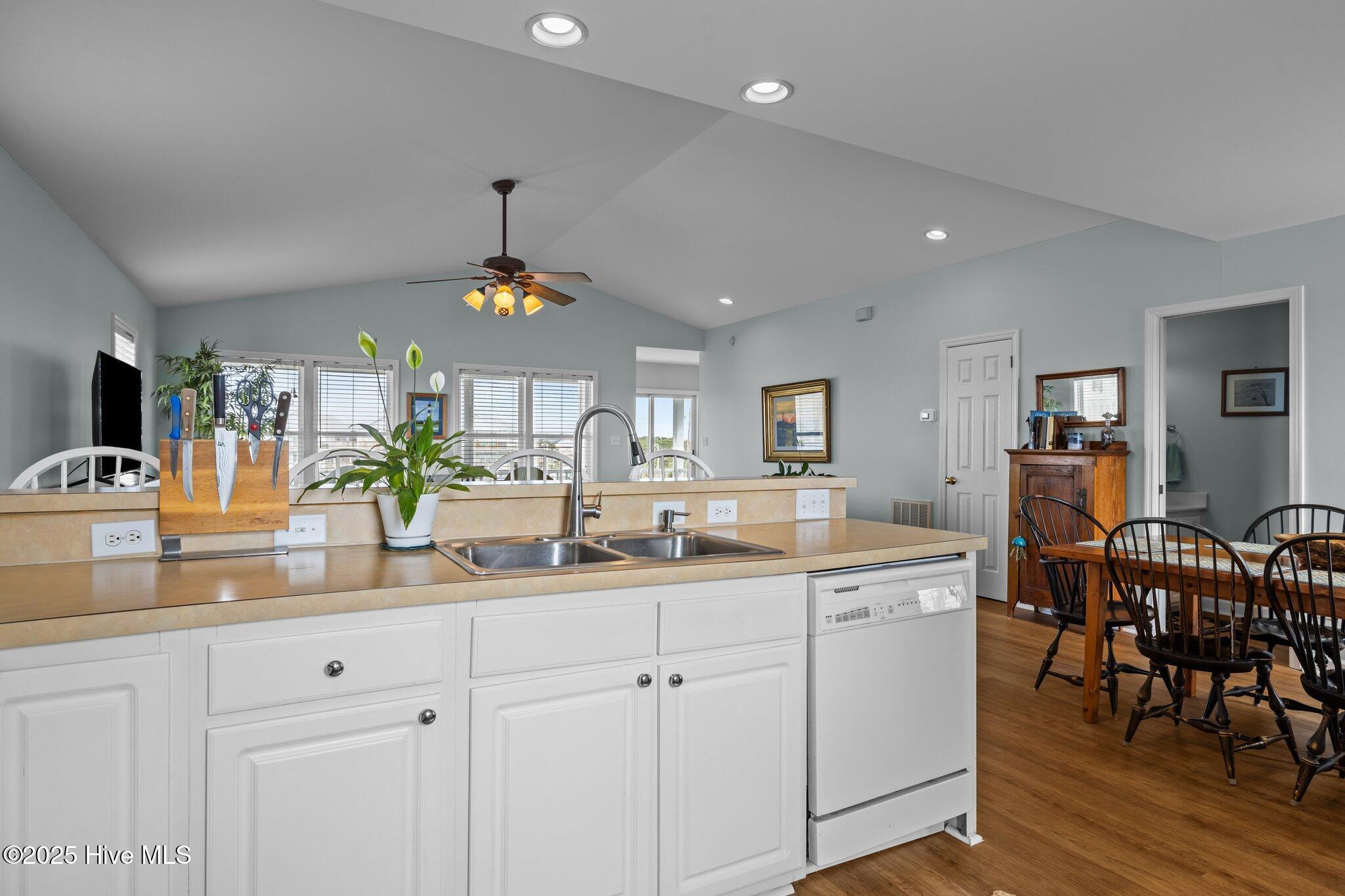 108 N Kinston Avenue,Atlantic Beach