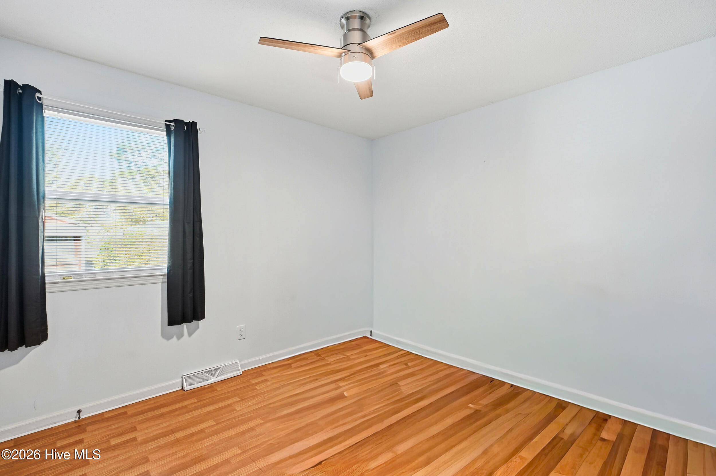 100551397 | Photo 17