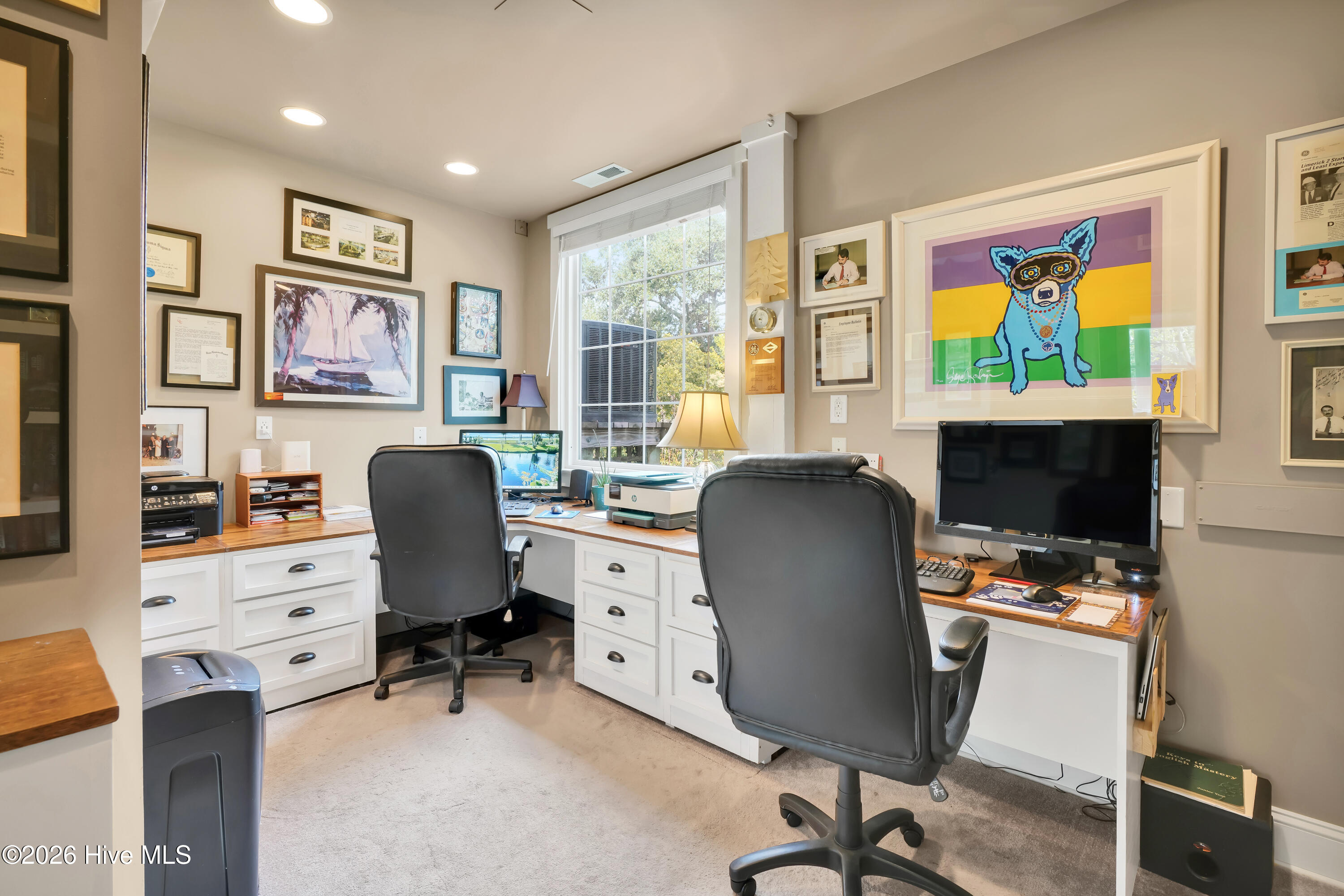 100564861 | Photo 50