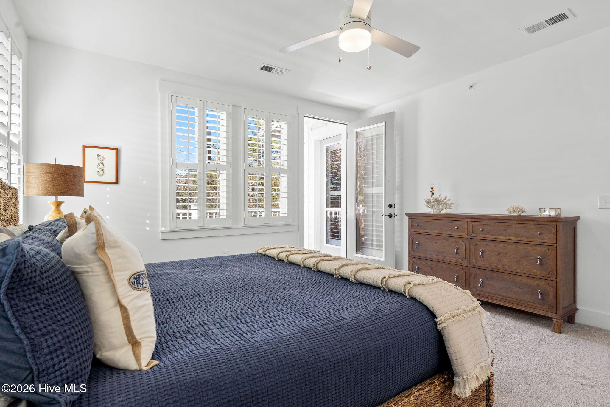 100550419 | Photo 16