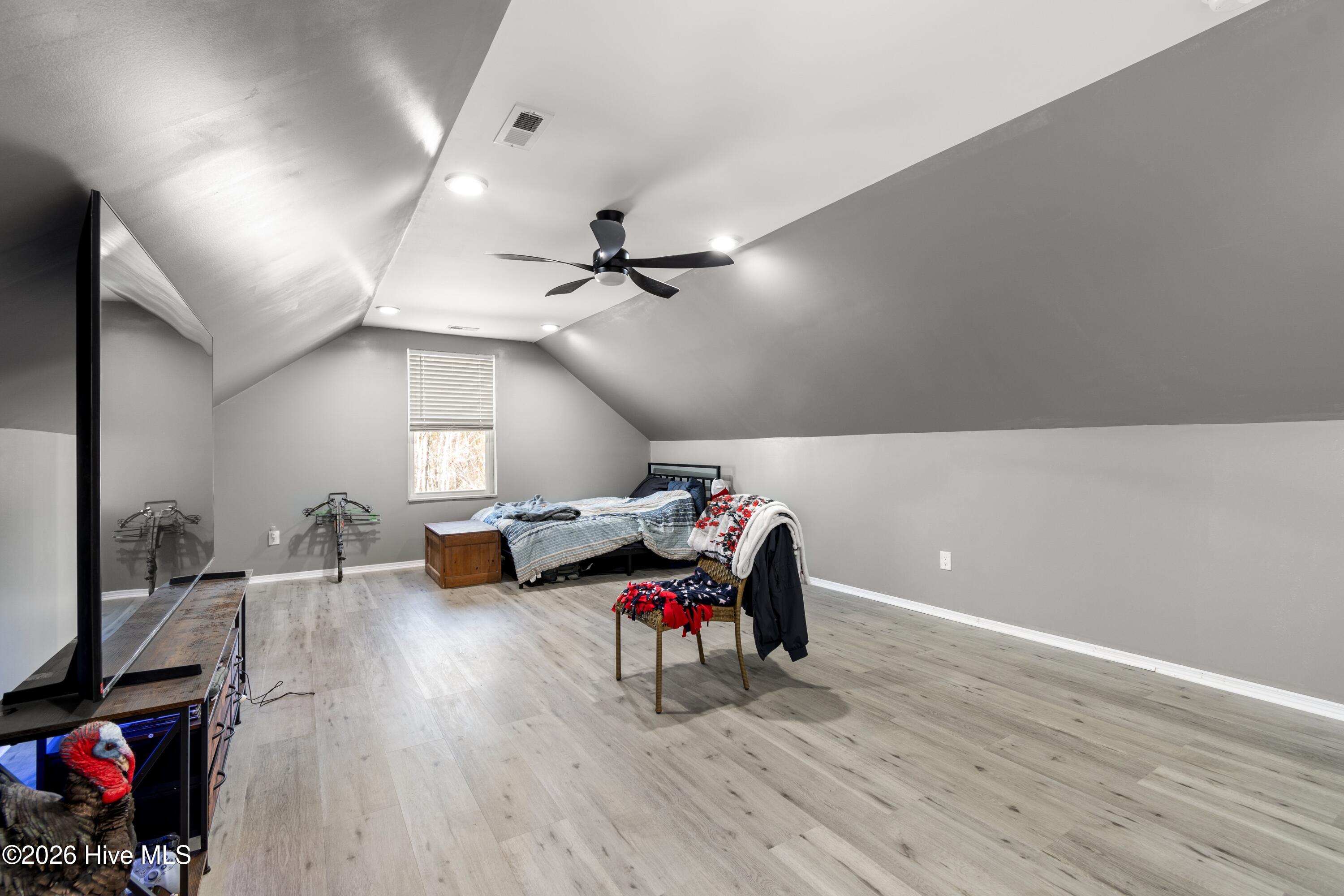 100556828 | Photo 21