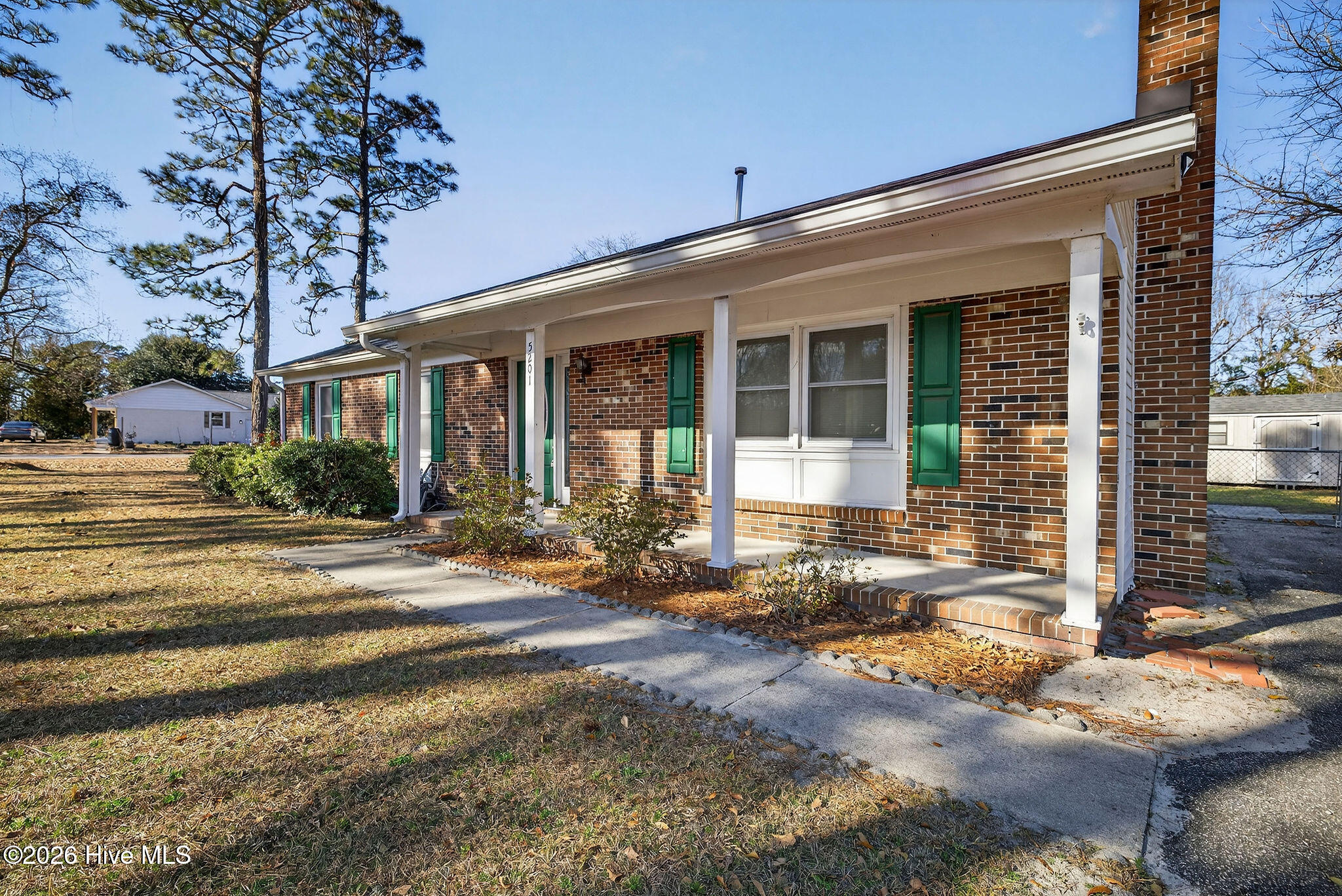 100545723 | Photo 35