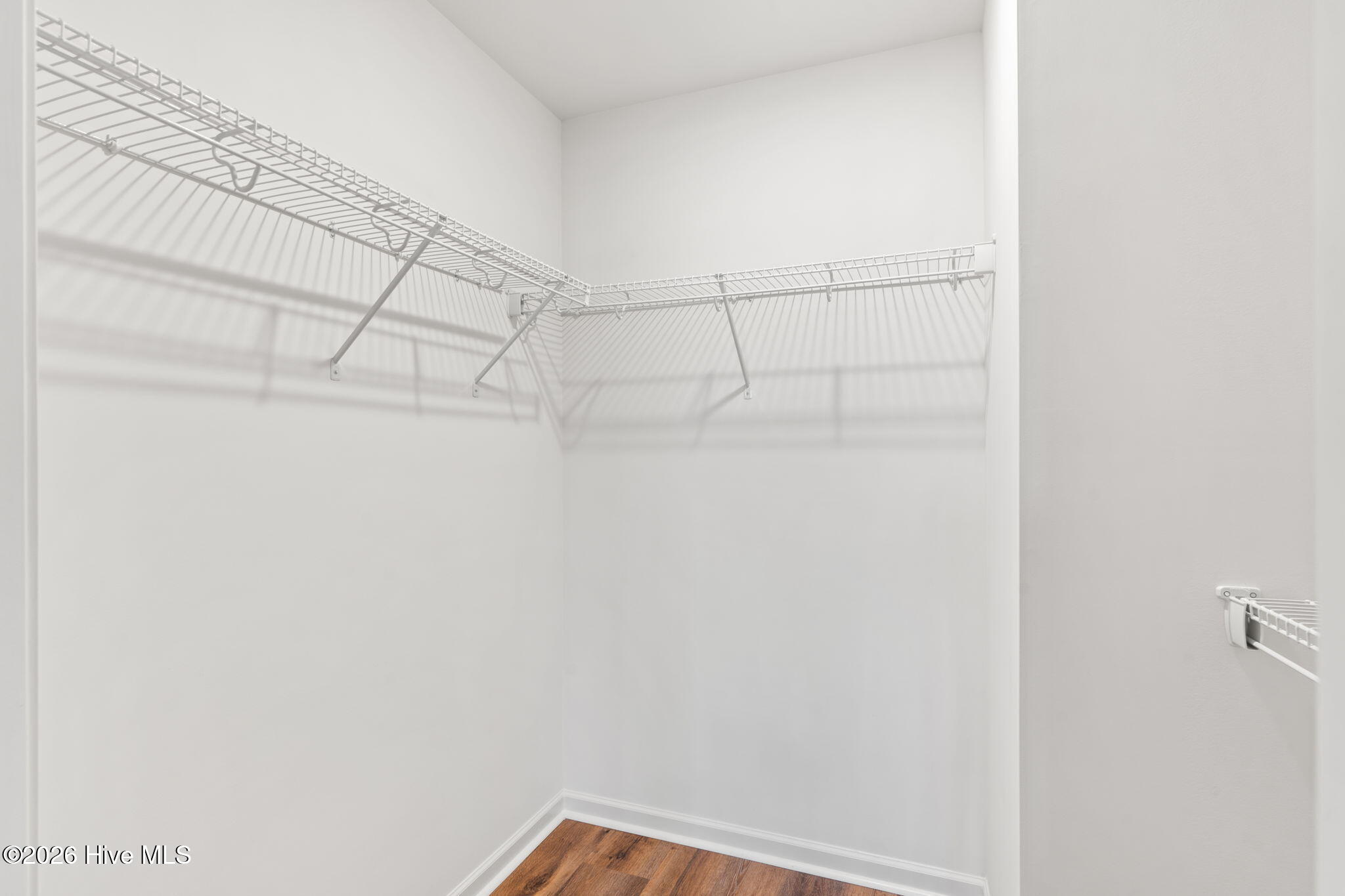 100549751 | Photo 36