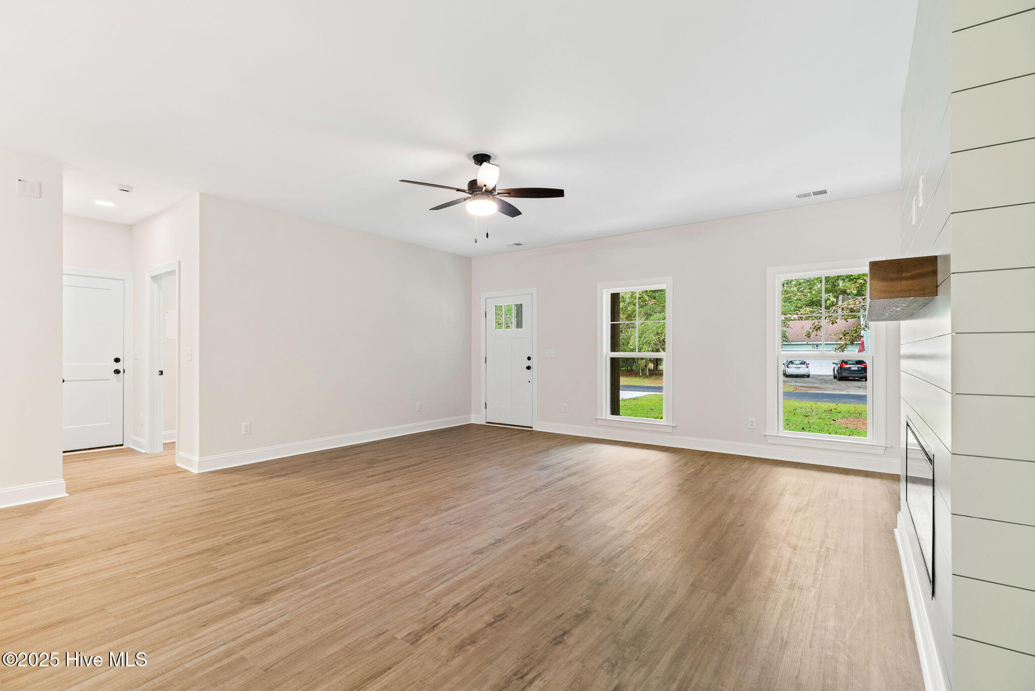 100513726 | Photo 12