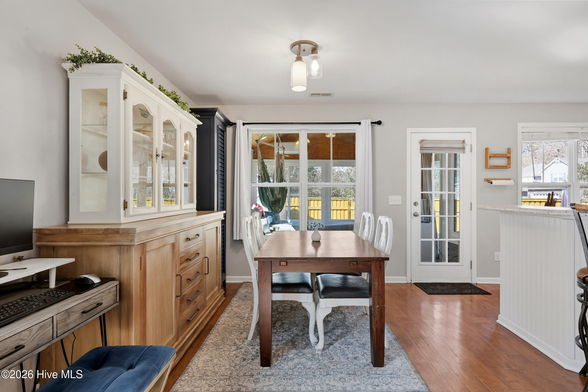 100554592 | Photo 12