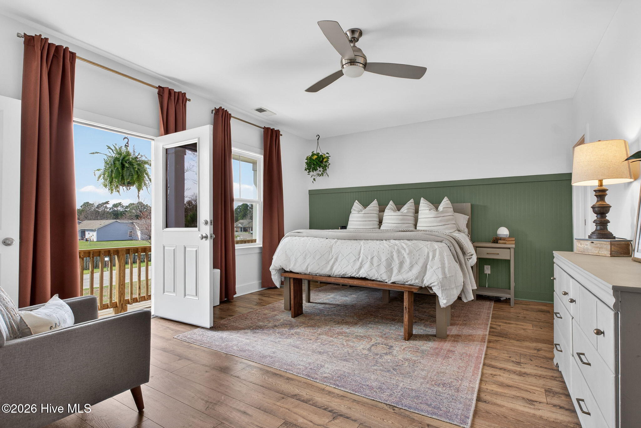 100559815 | Photo 34