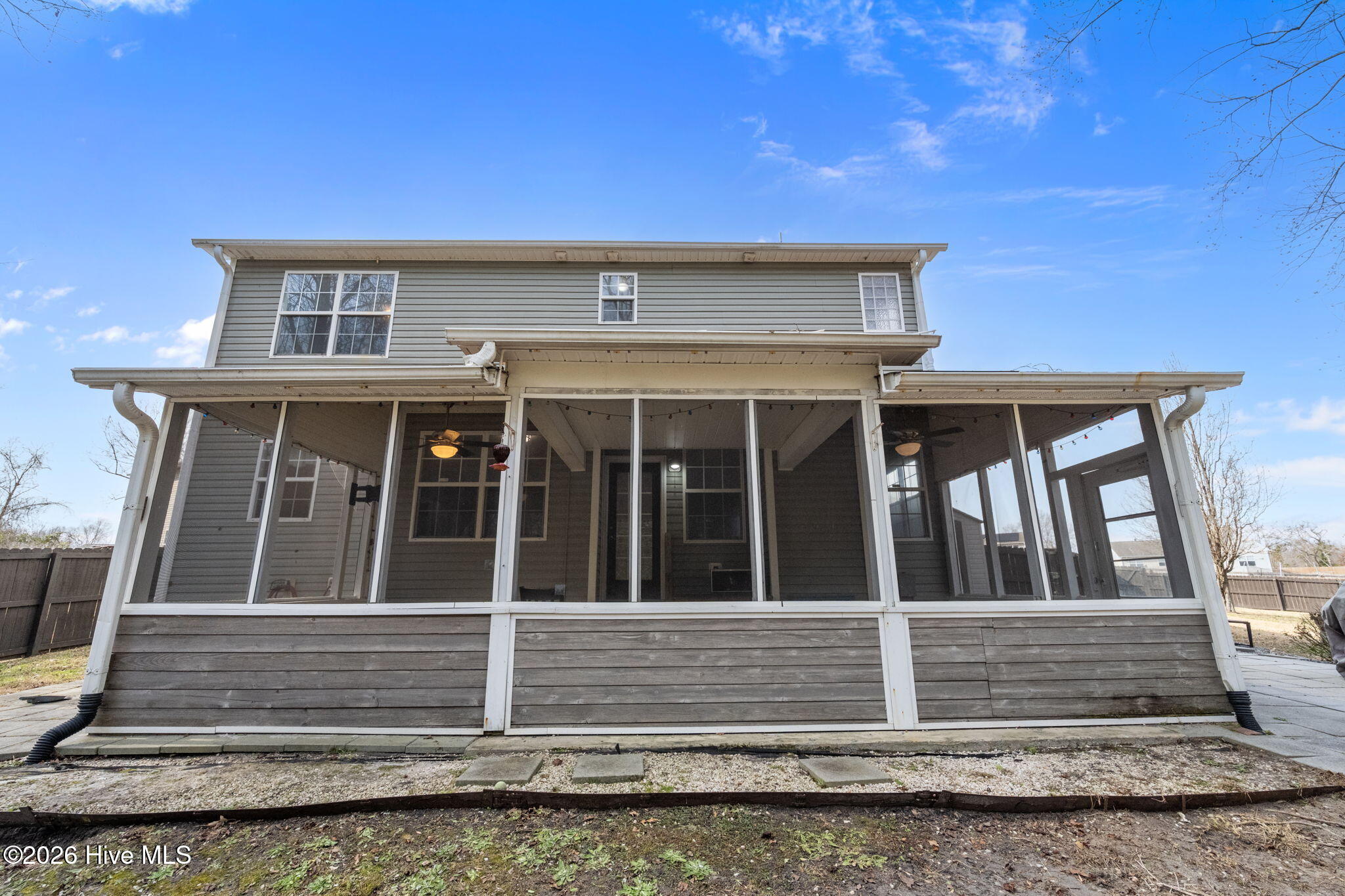 100552241 | Photo 40