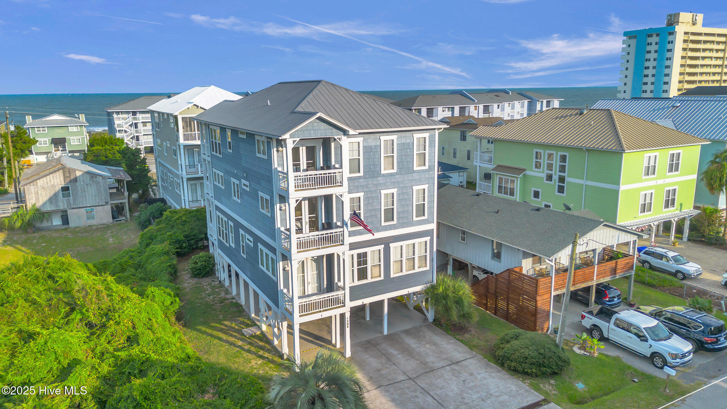 100530363 | Photo 43