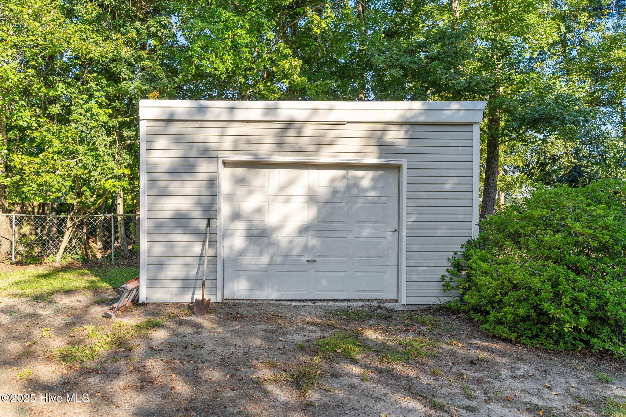 100527660 | Photo 41