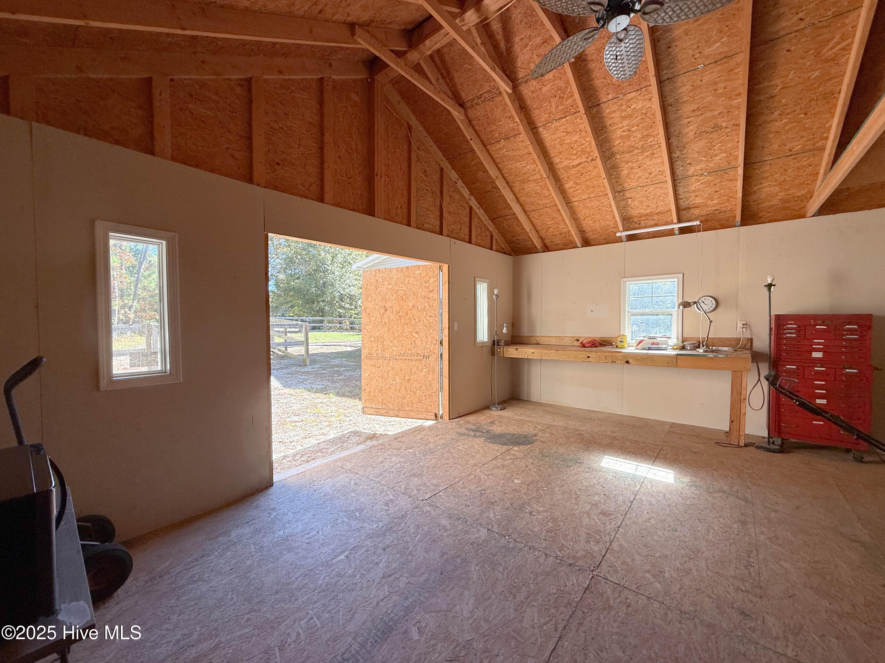 100540094 | Photo 69