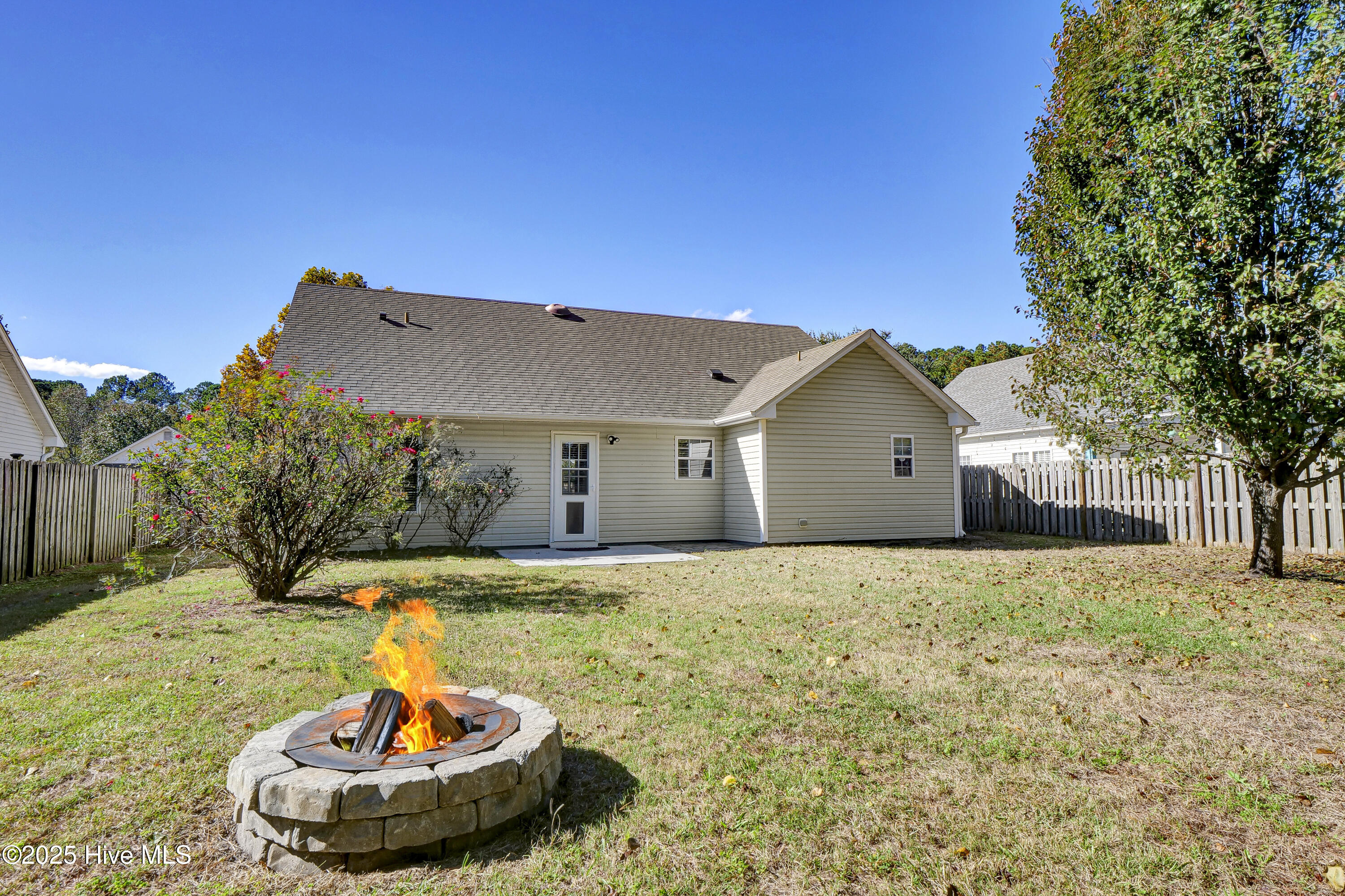 100540717 | Photo 33