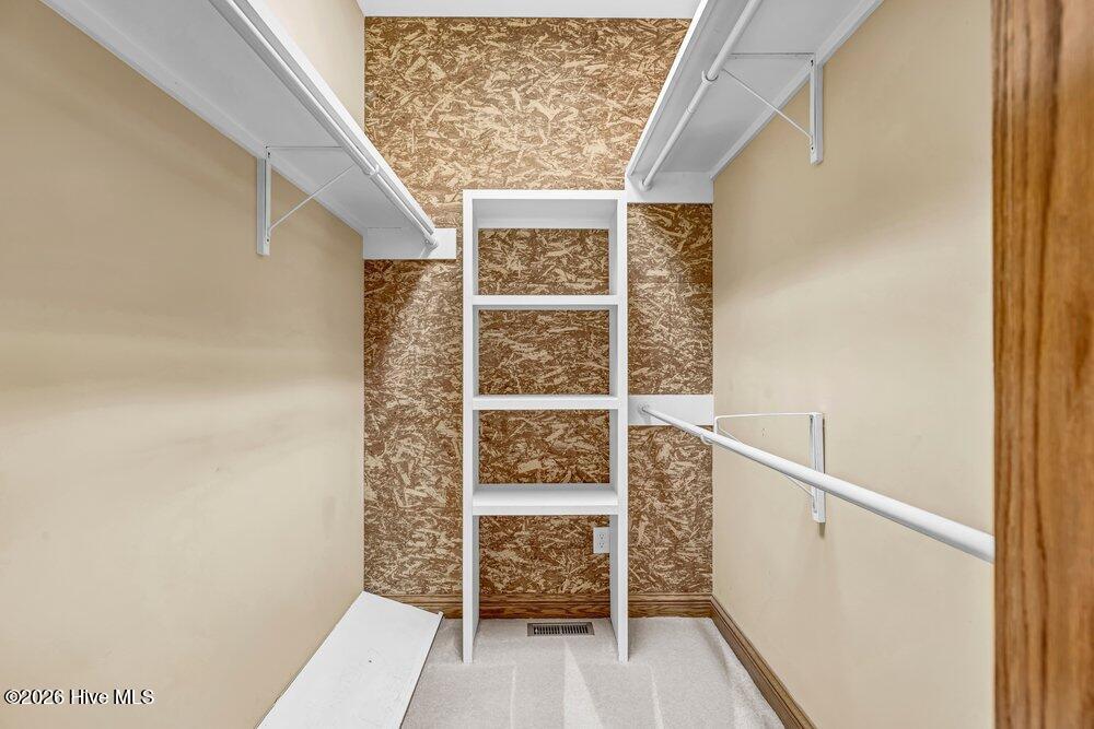 100558488 | Photo 30