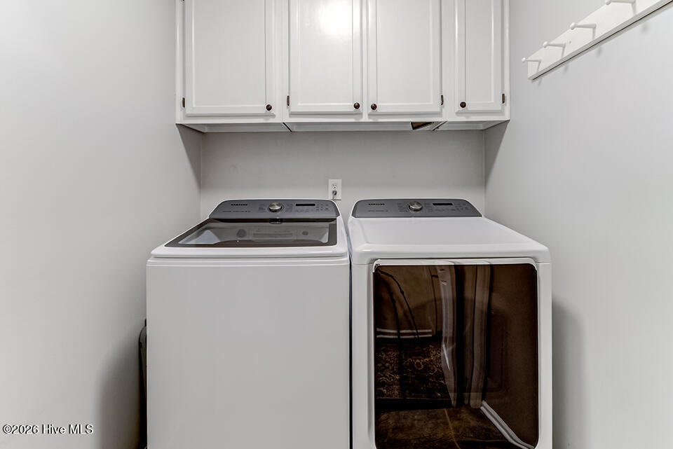 100567381 | Photo 27