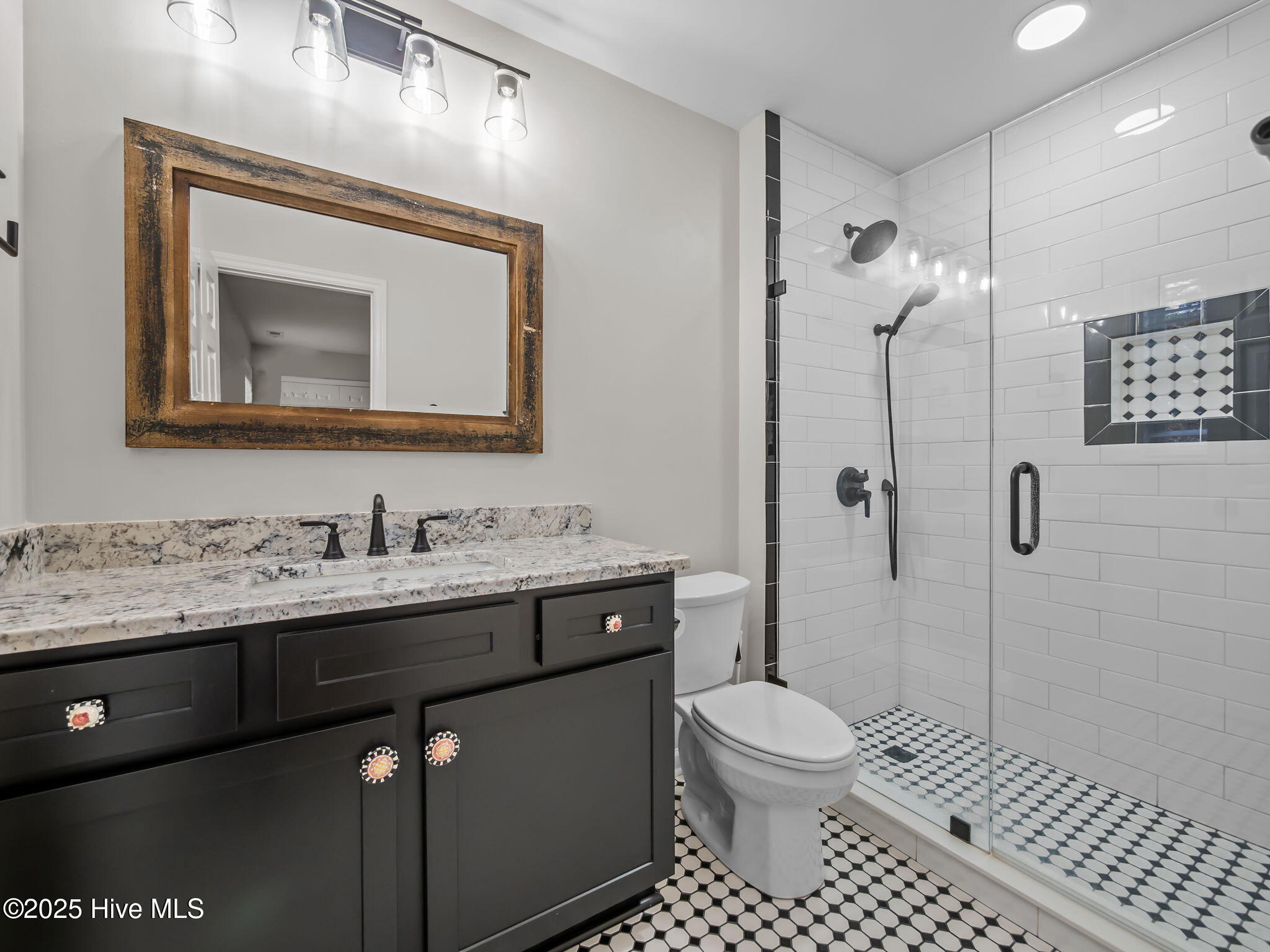 100539513 | Photo 24