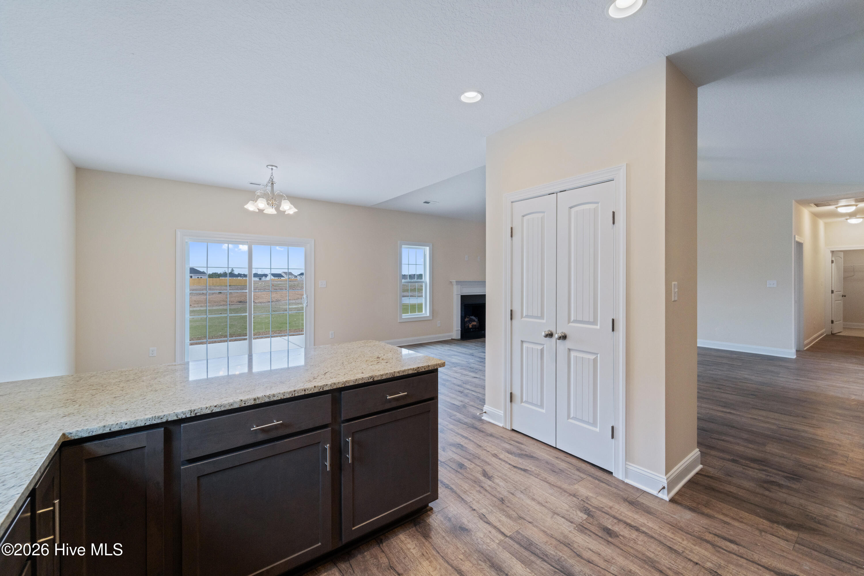 100526959 | Photo 12