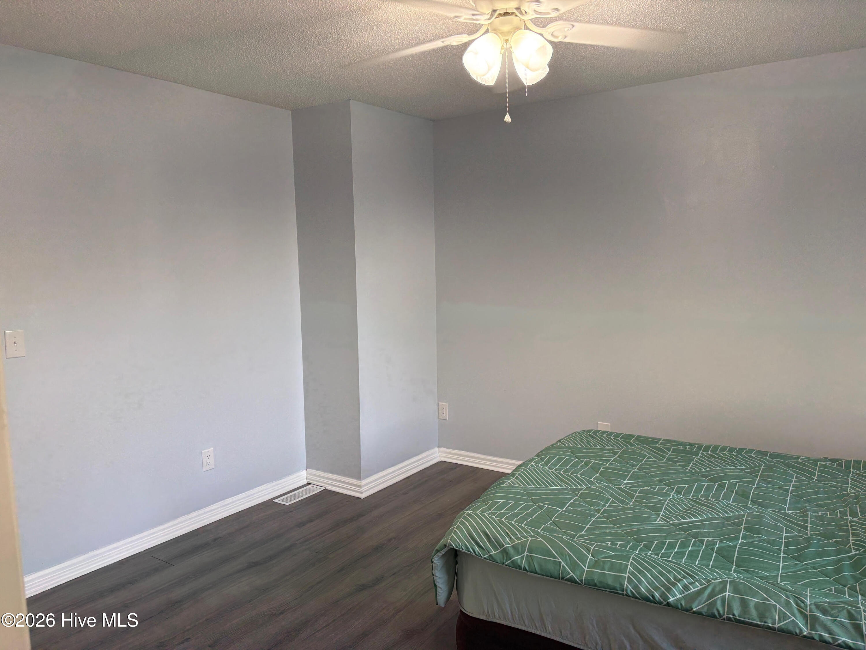 100557287 | Photo 28