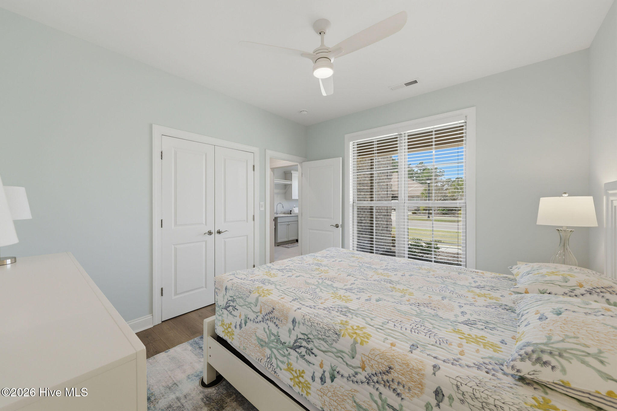 100564849 | Photo 39