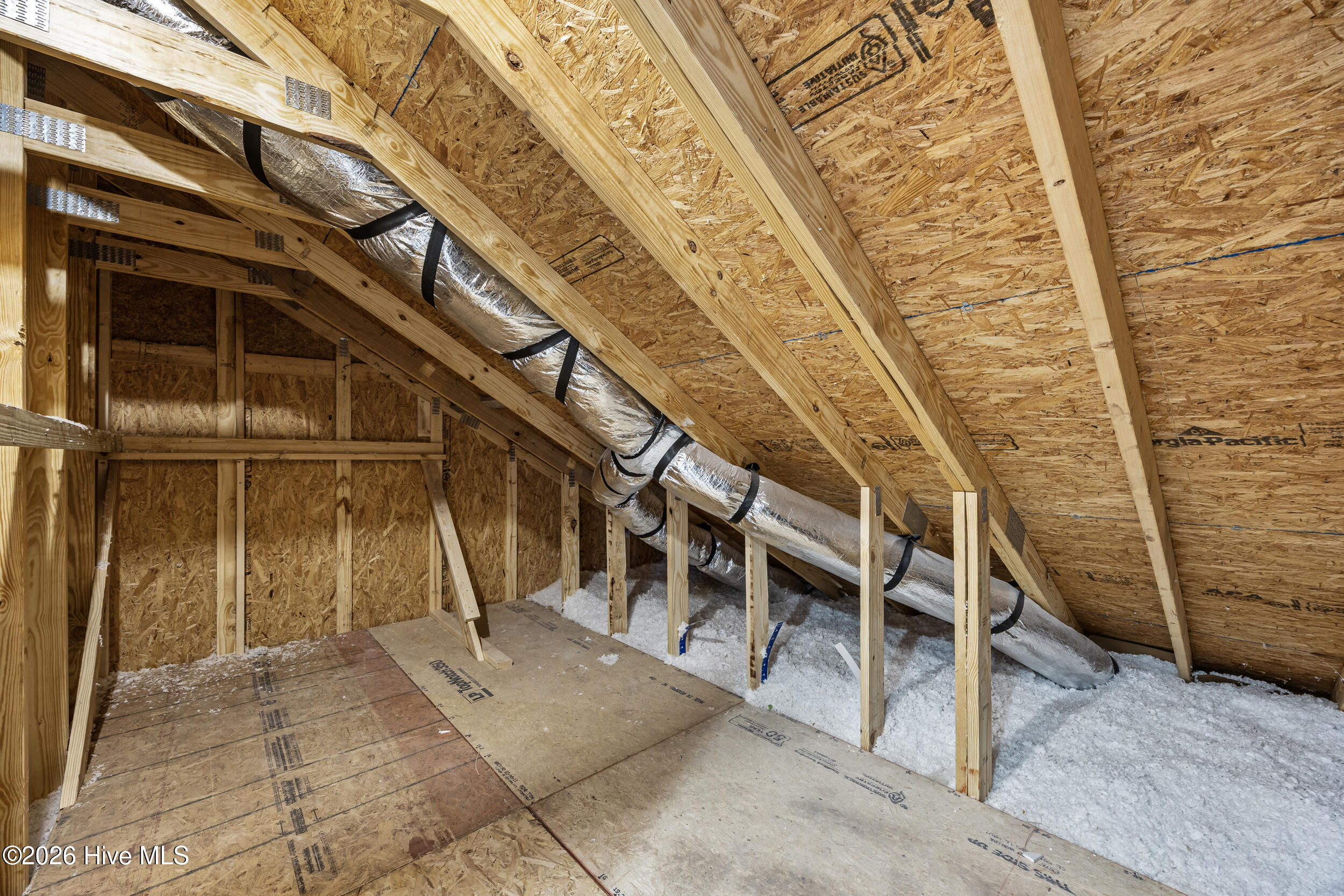 100546930 | Photo 28