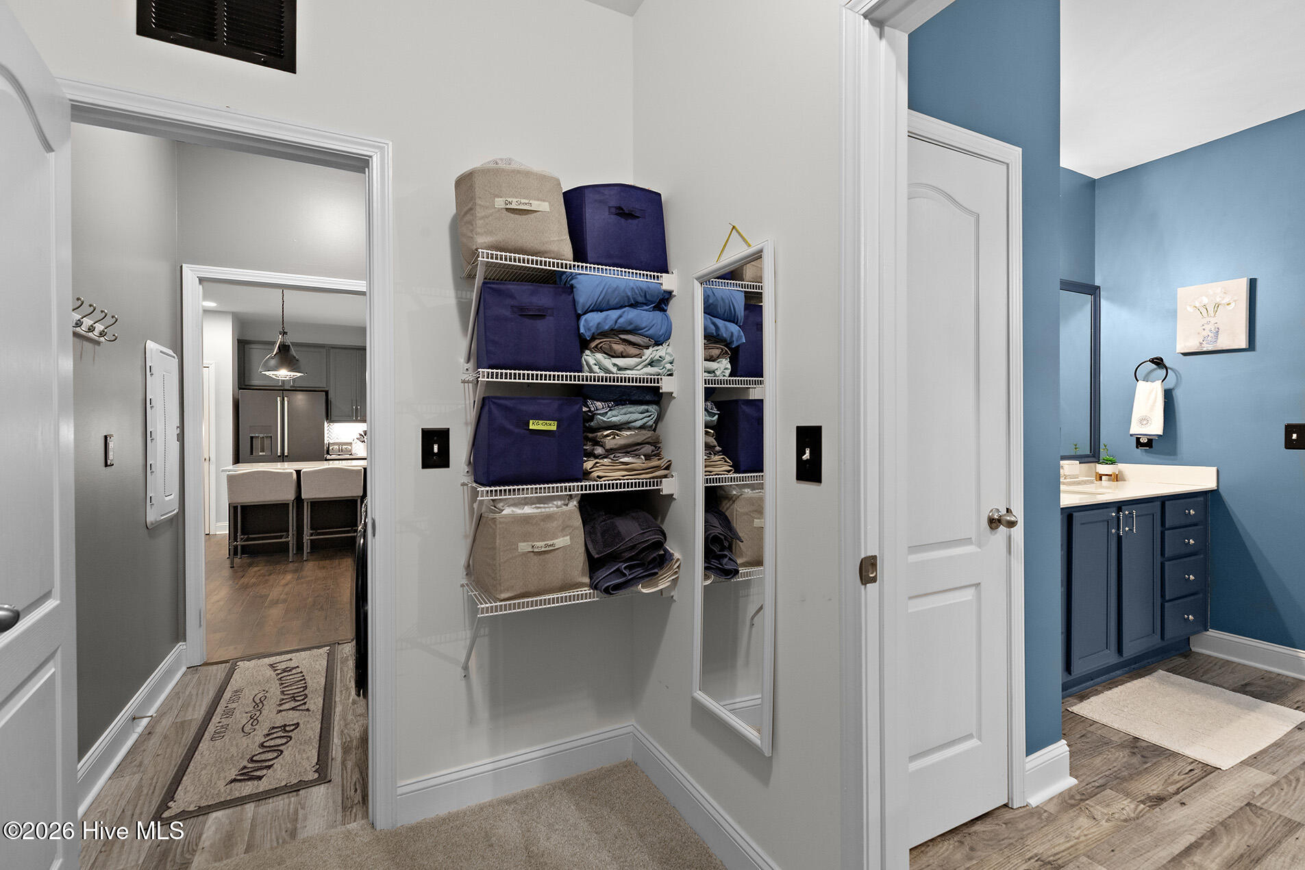 100549567 | Photo 25