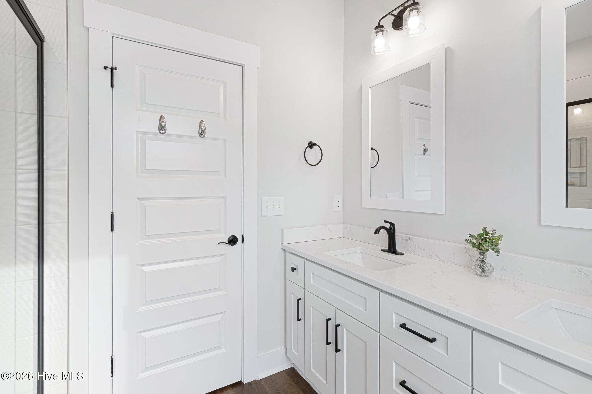 100556315 | Photo 31