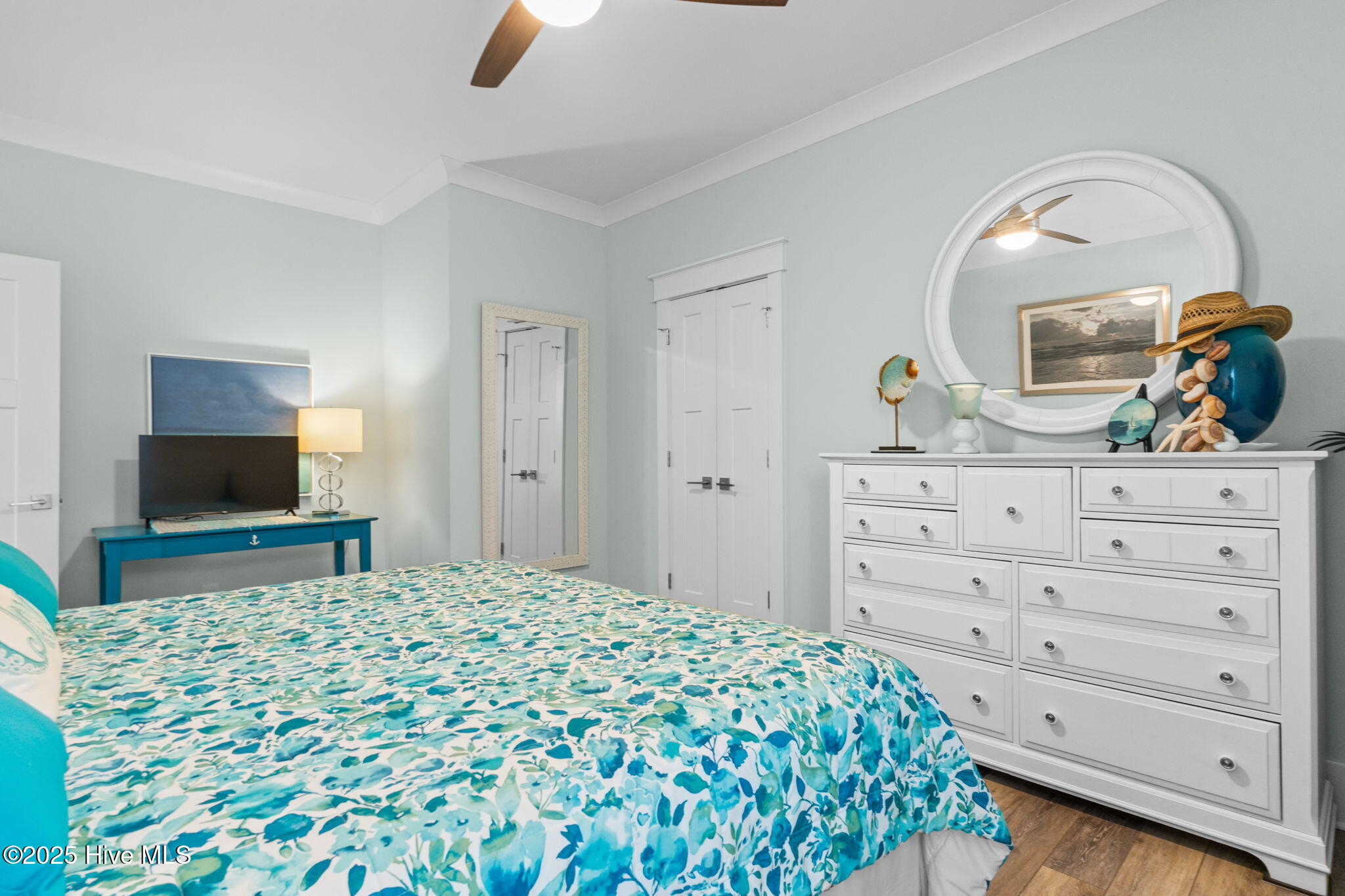 100543209 | Photo 43