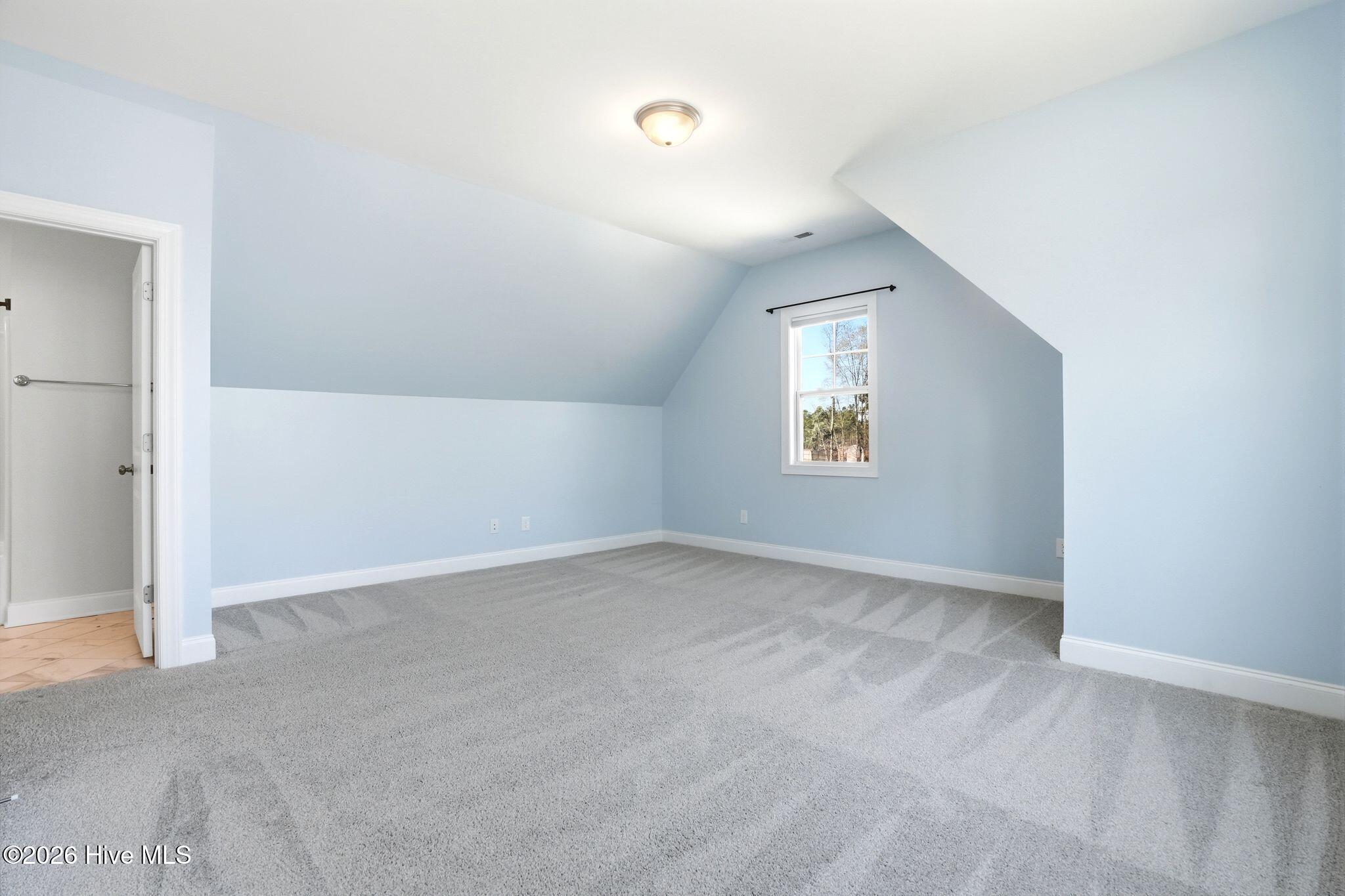 100562109 | Photo 55