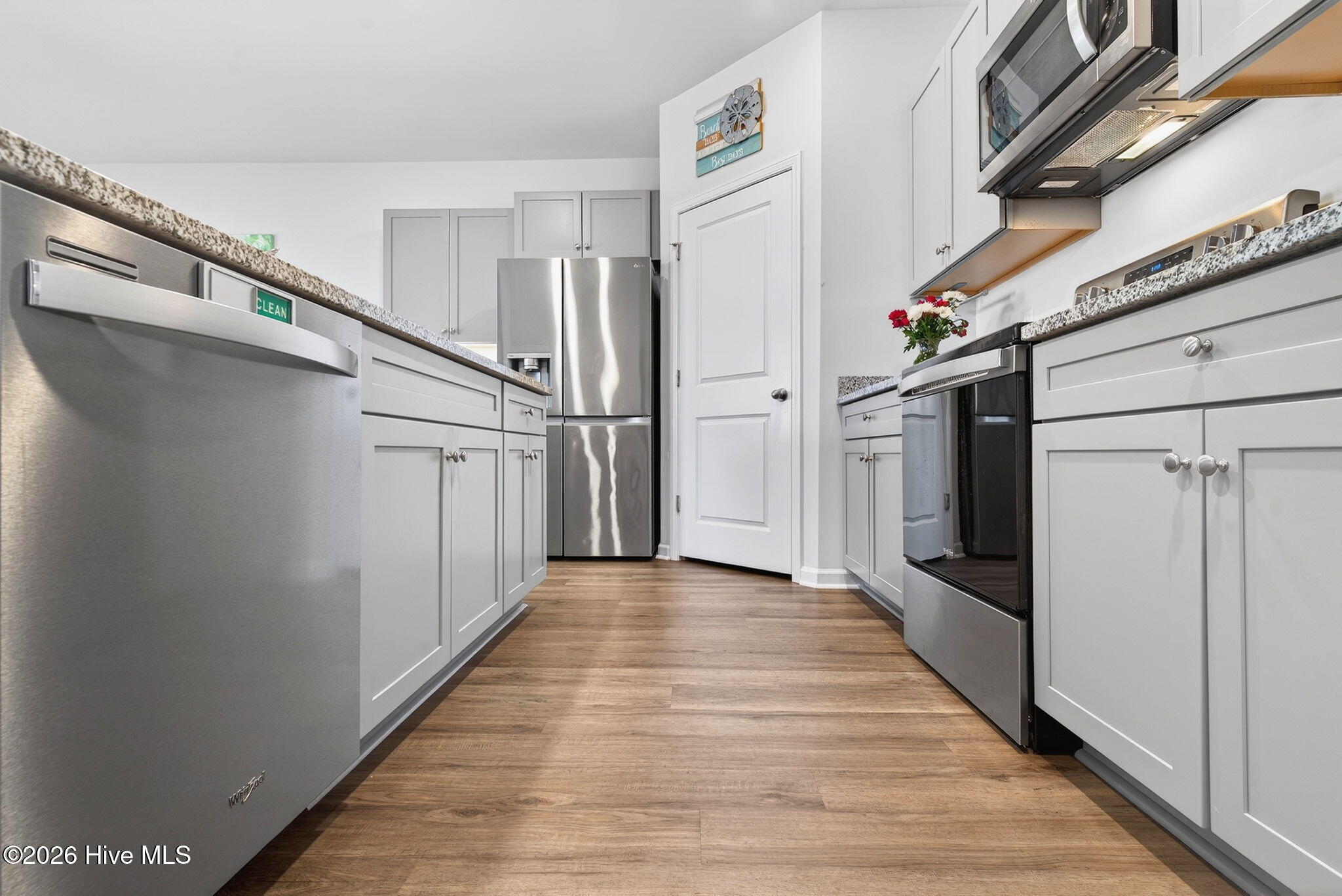 100556971 | Photo 15