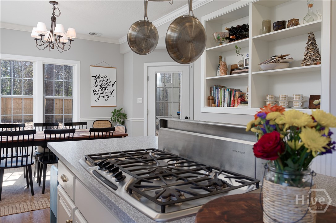 Cooking island w/ potholders & cooking space