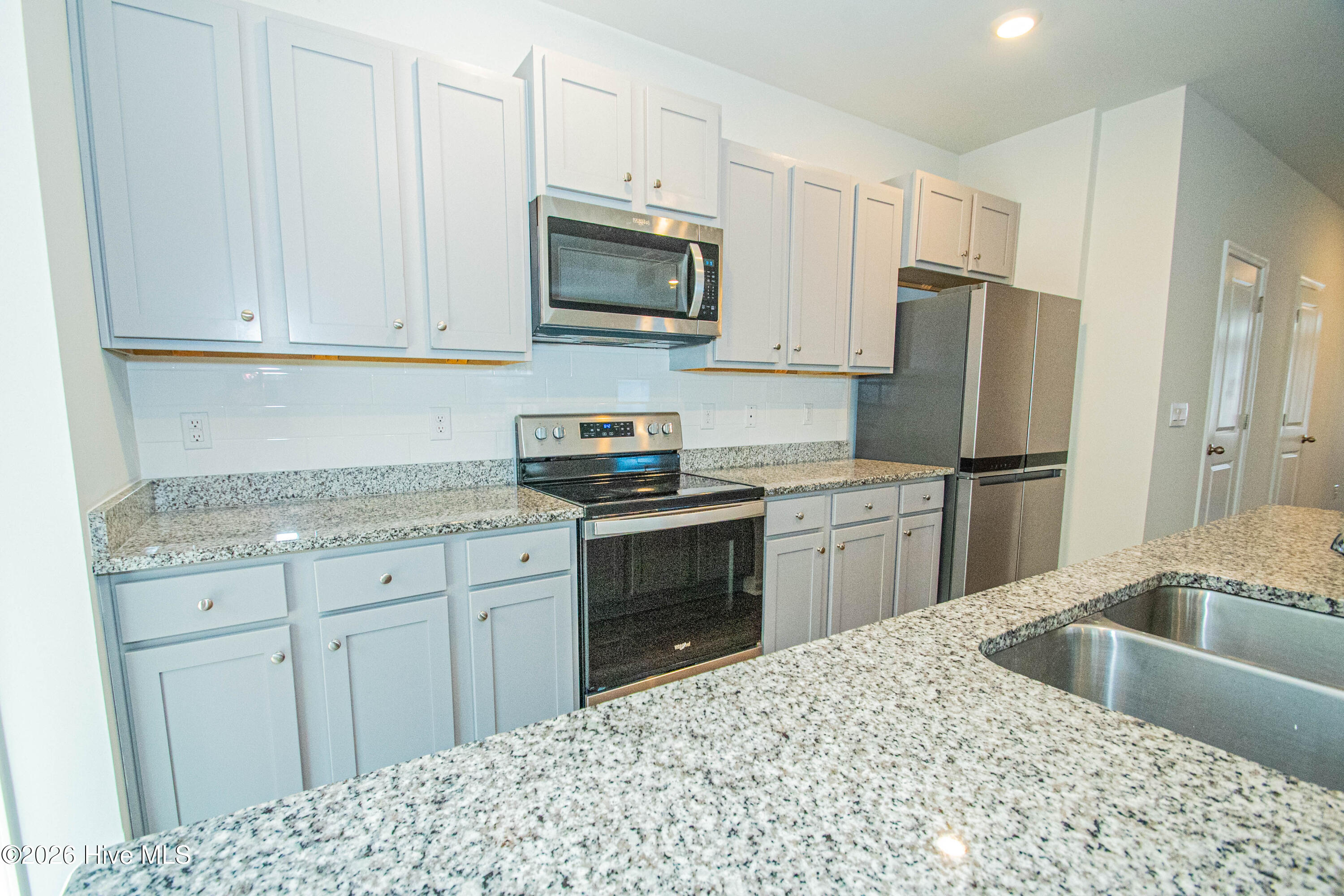 100553957 | Photo 22