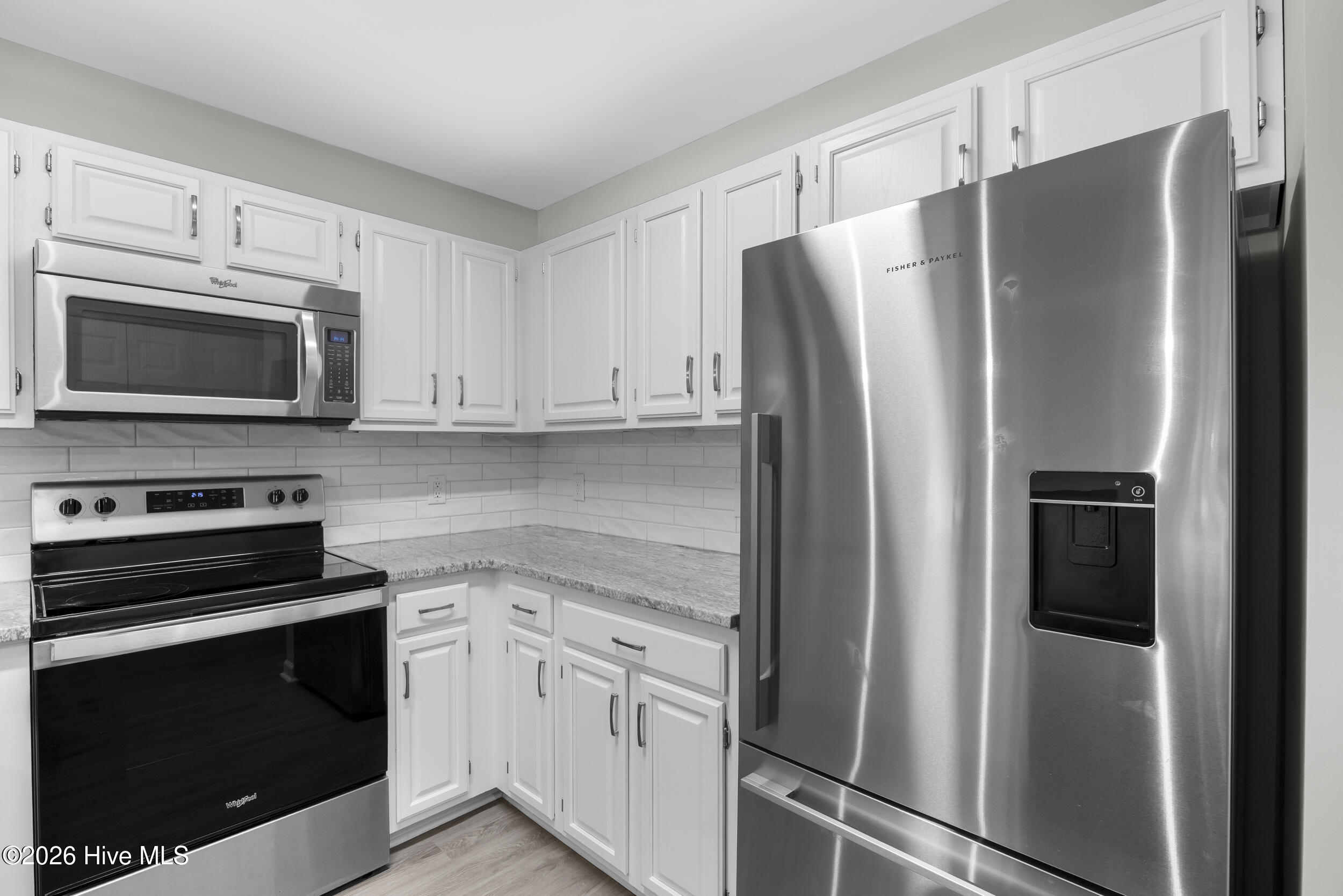 100570067 | Photo 12