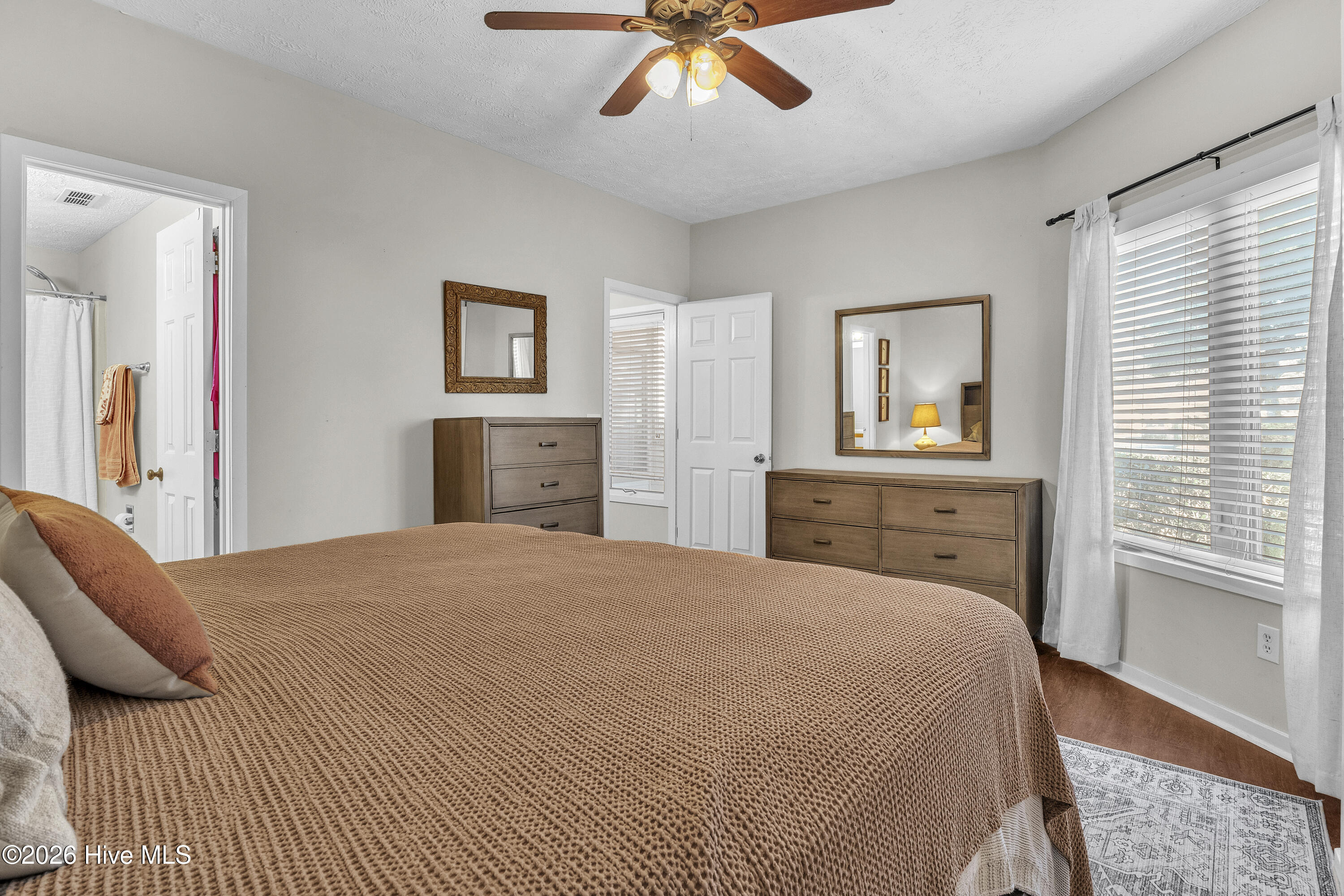 100547351 | Photo 14