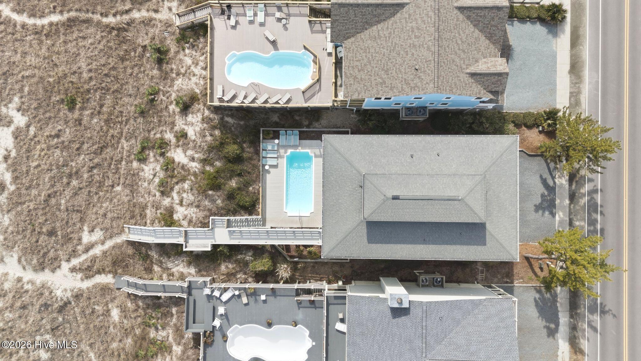 100561409 | Photo 62