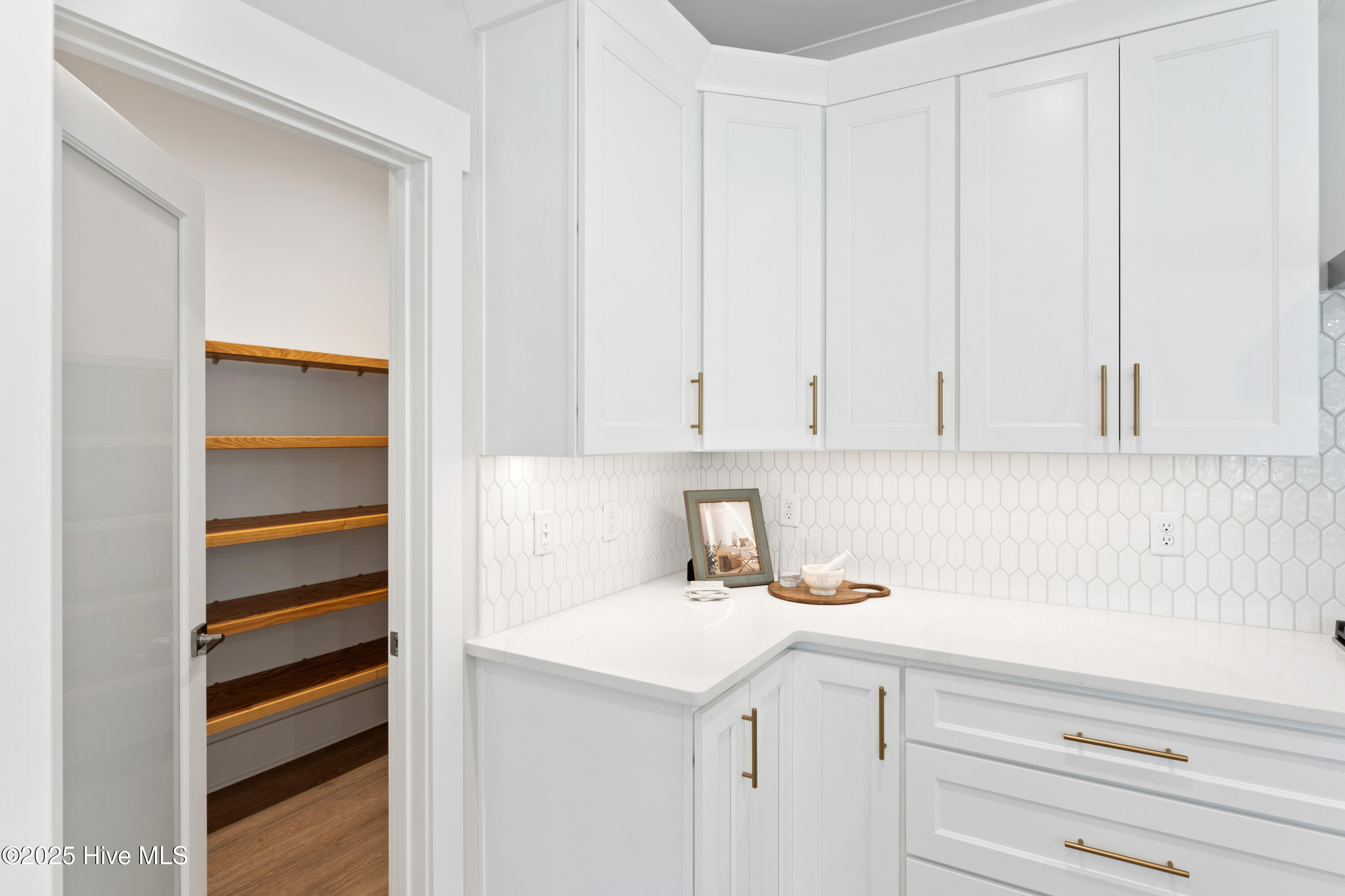 100547015 | Photo 36