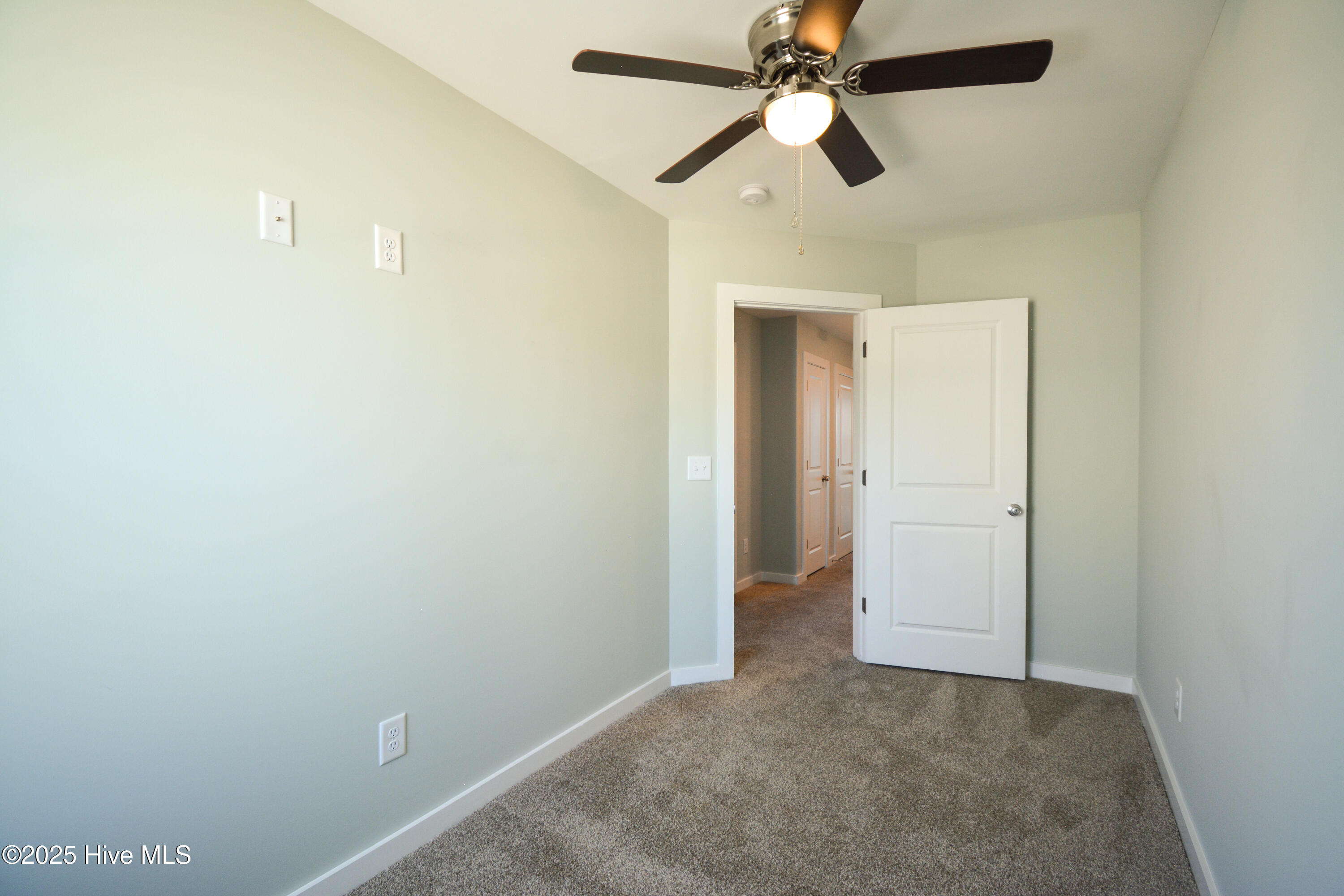 100534687 | Photo 21