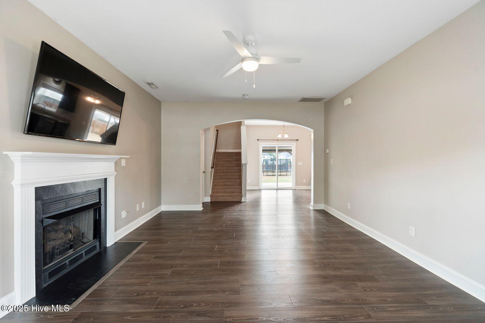 111 Saw Grass Drive, Maple Hill, NC 28454 – photo 10: 6931c3b4edec4a6464ea4b43
