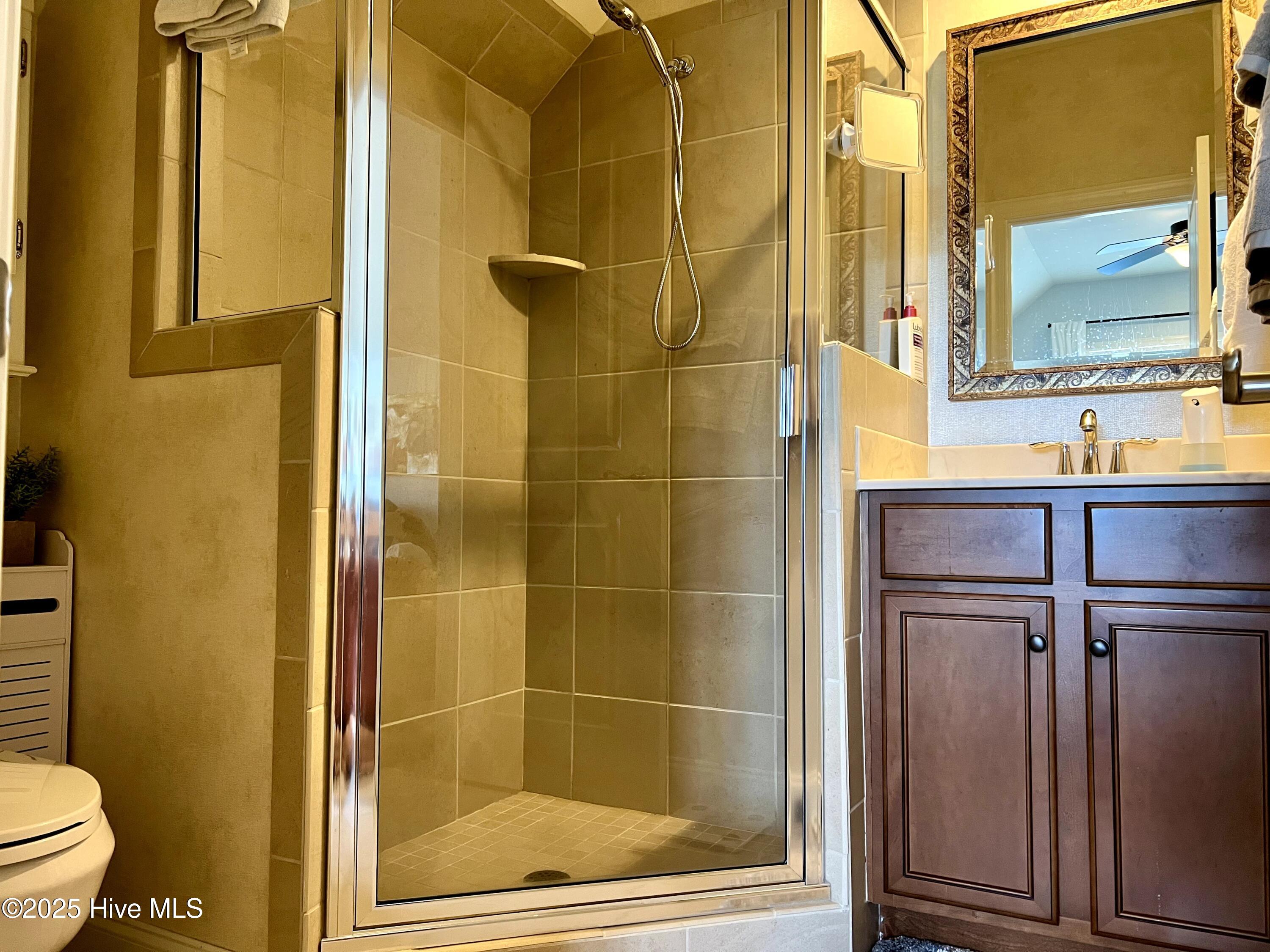 100510644 | Photo 30