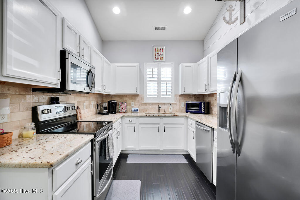 617 Saint Vincent Drive, Wilmington, NC 28412 – photo 14: 617SaintVincentDrive-14