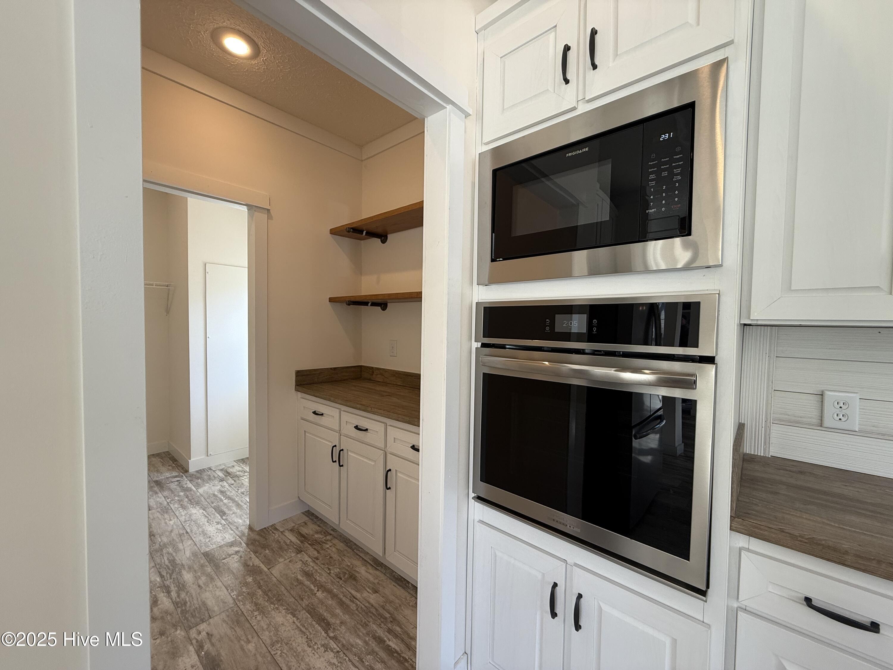 100558282 | Photo 10