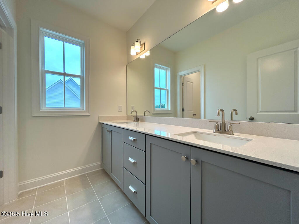 100510168 | Photo 60