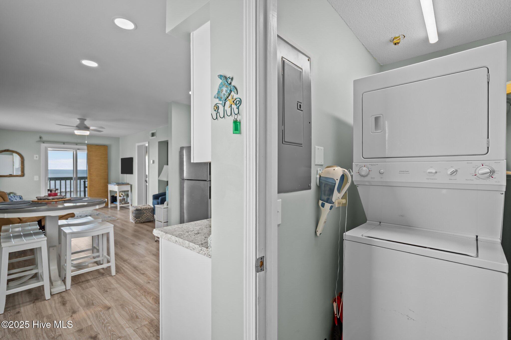 100521784 | Photo 29