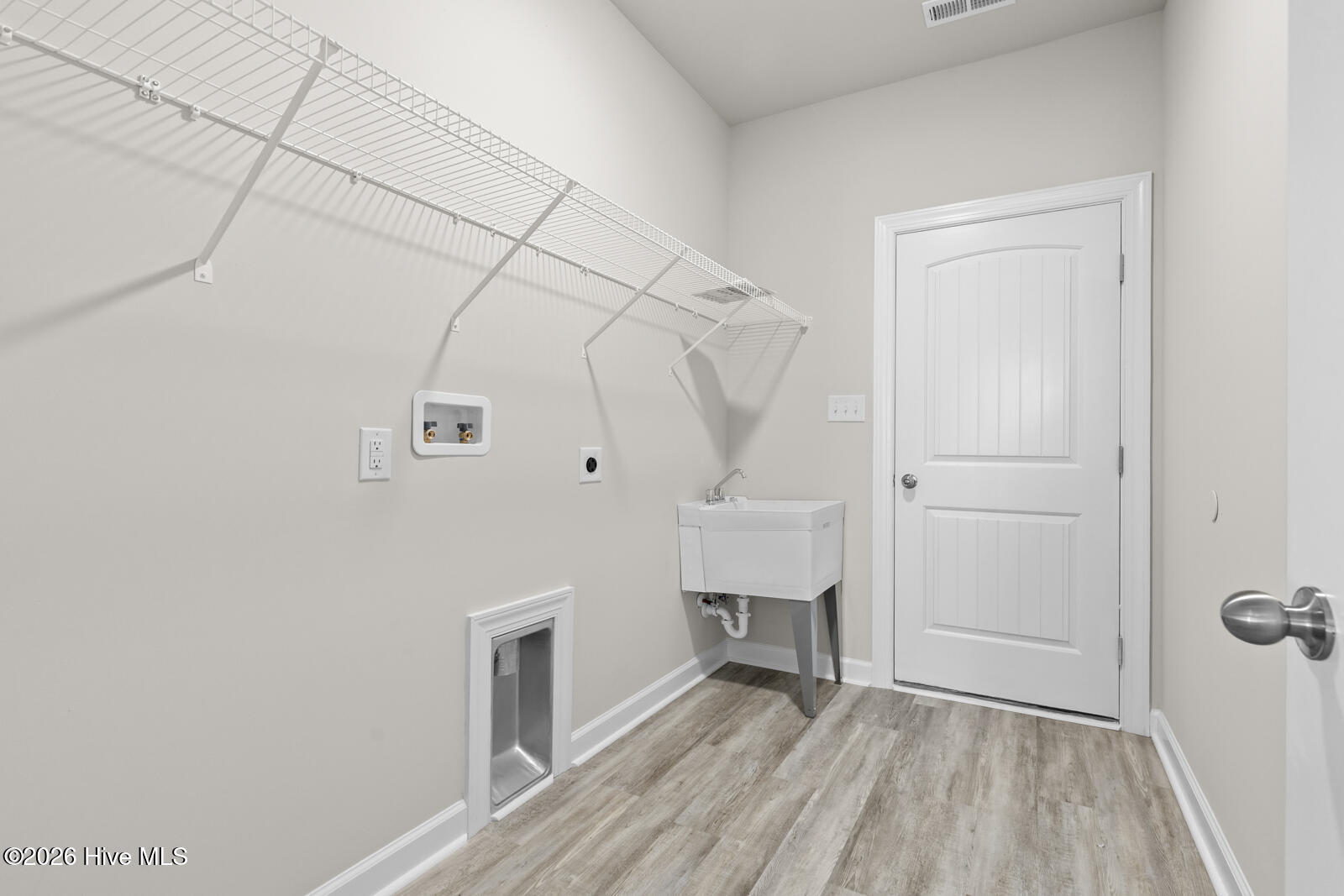 100553181 | Photo 28