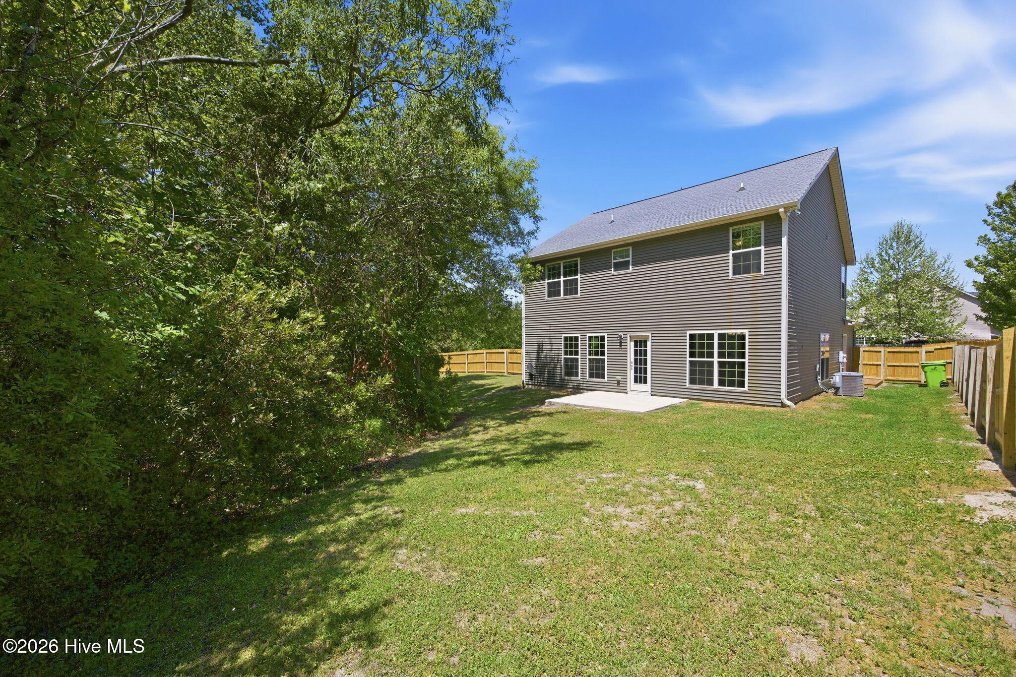 100569504 | Photo 38