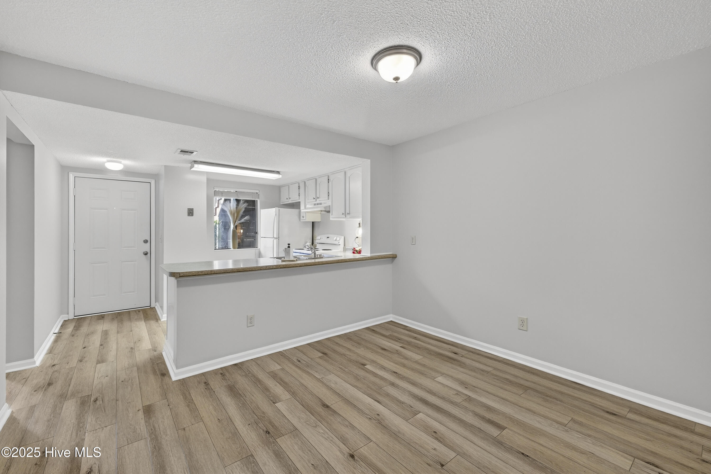 100542776 | Photo 21