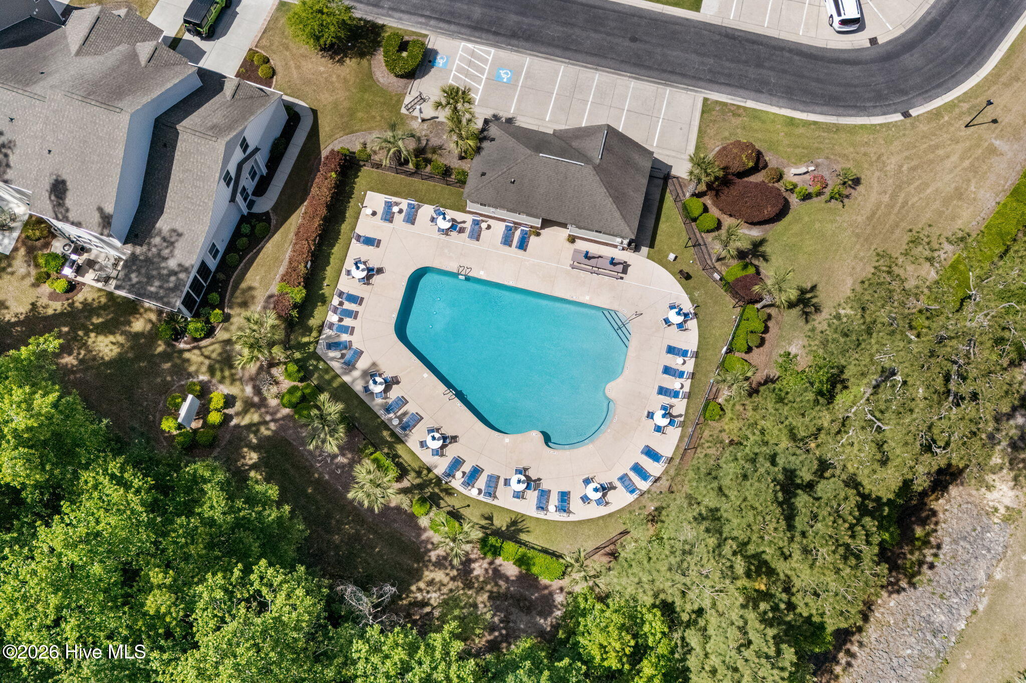 100570340 | Photo 72